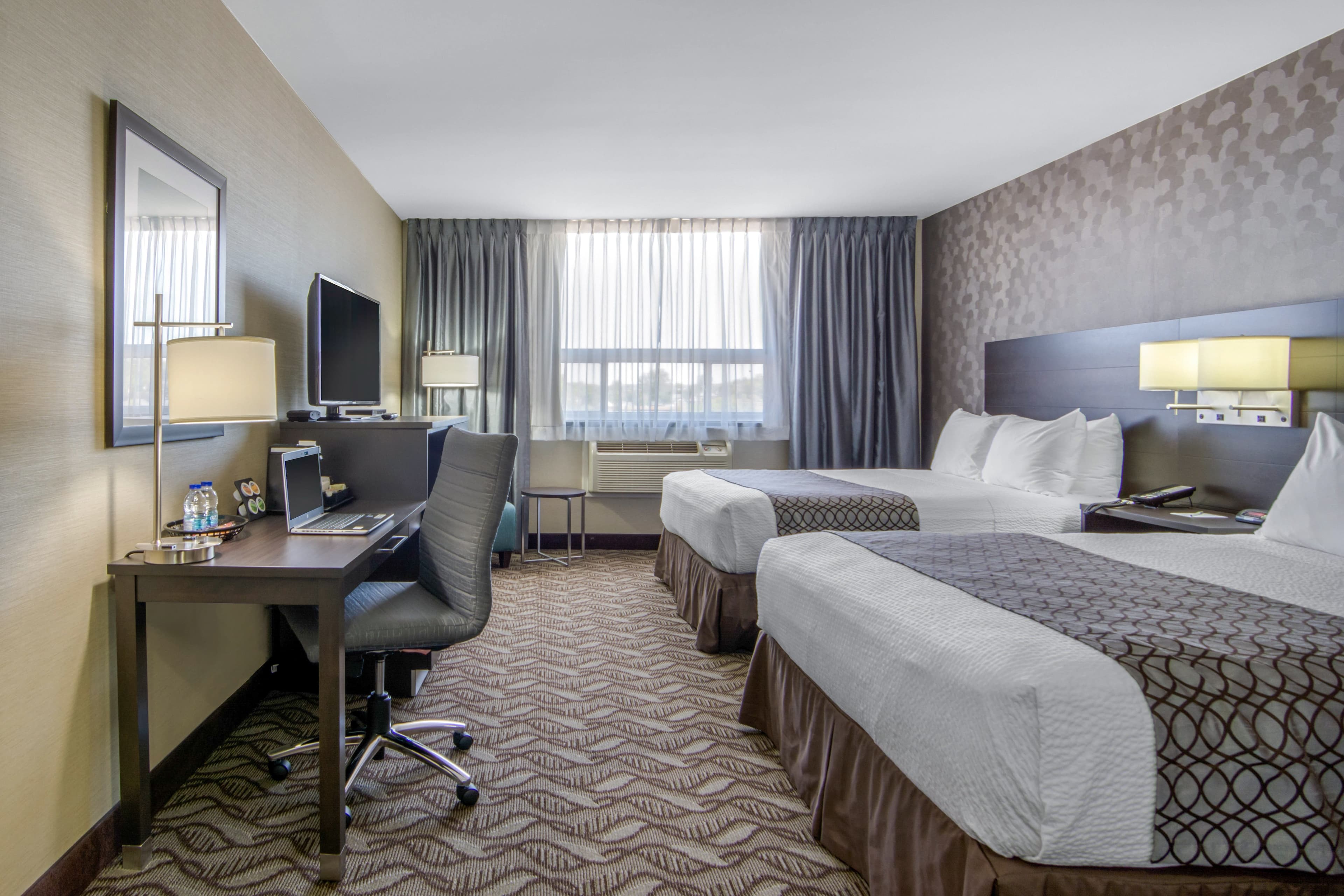 Clarion Hotel — 11
