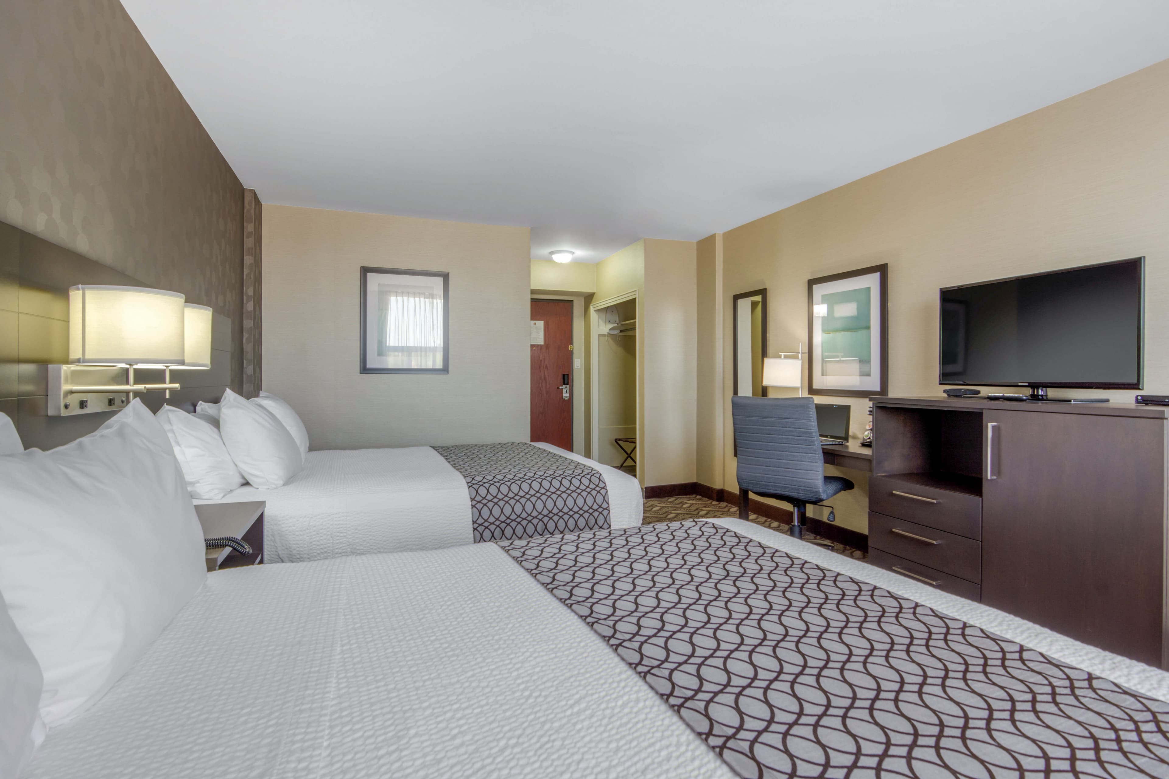 Clarion Hotel — 12