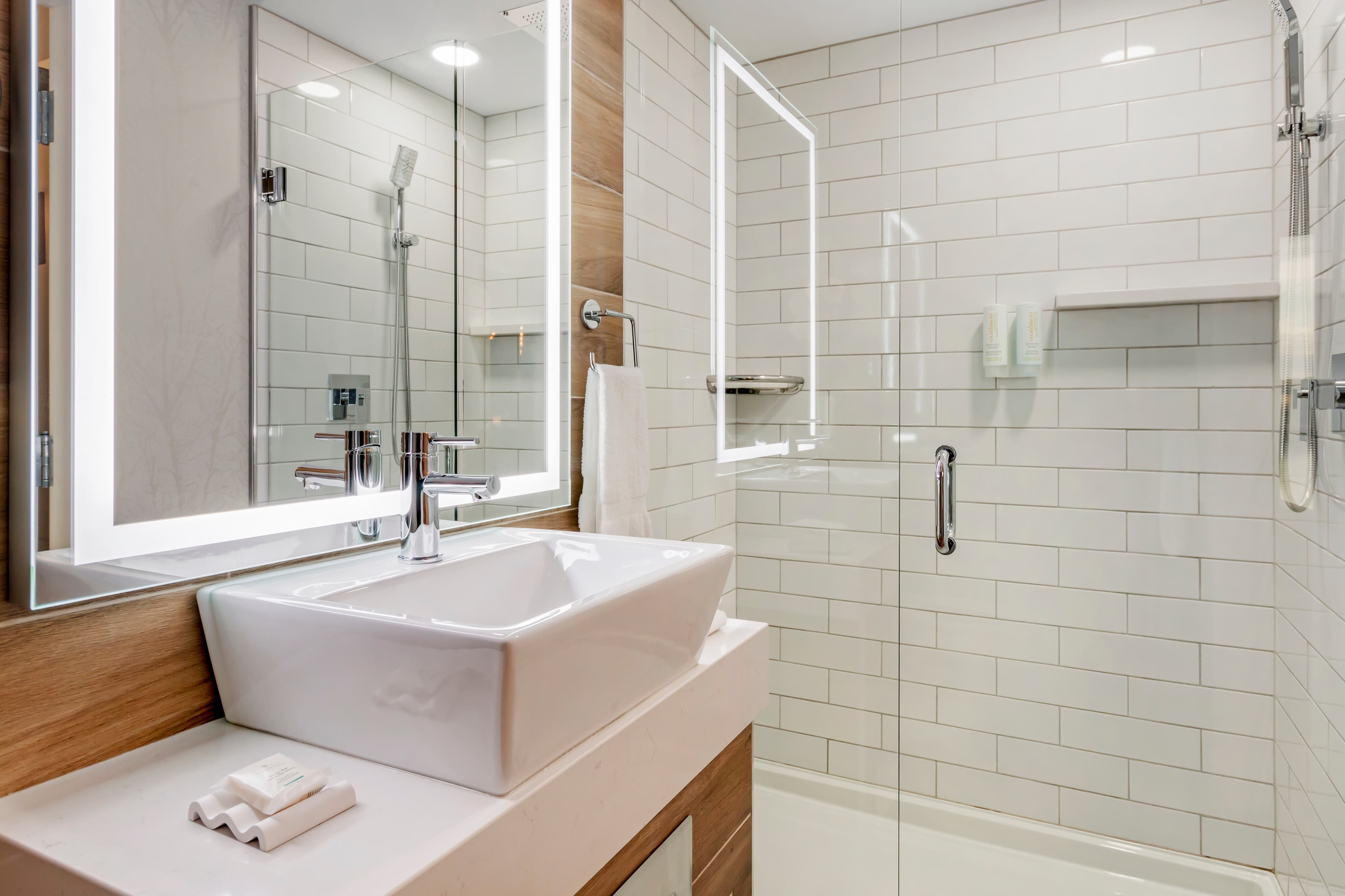 Clarion Lakeside Inn & Conference Centre — 9