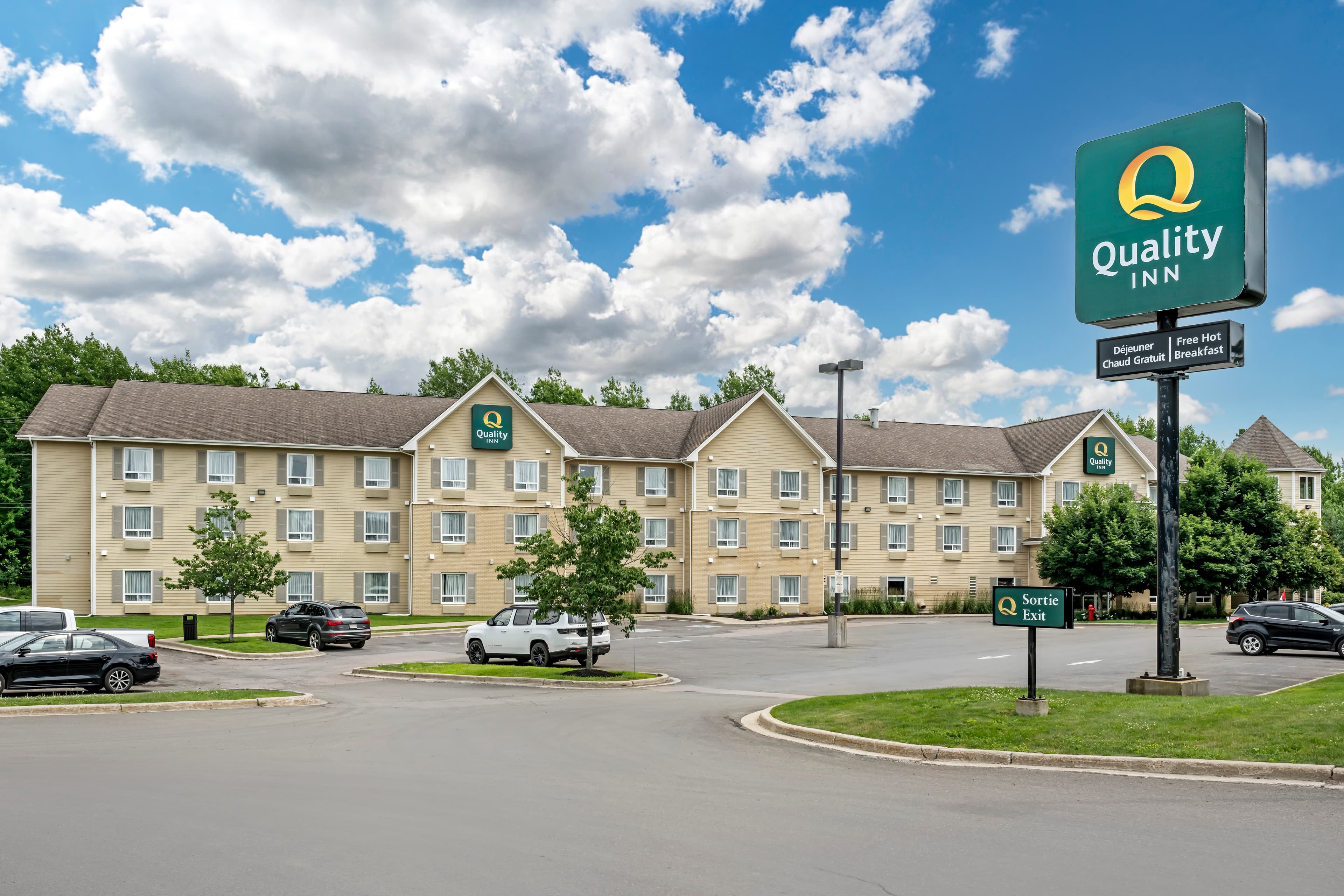 Quality Inn Airport - Image 1