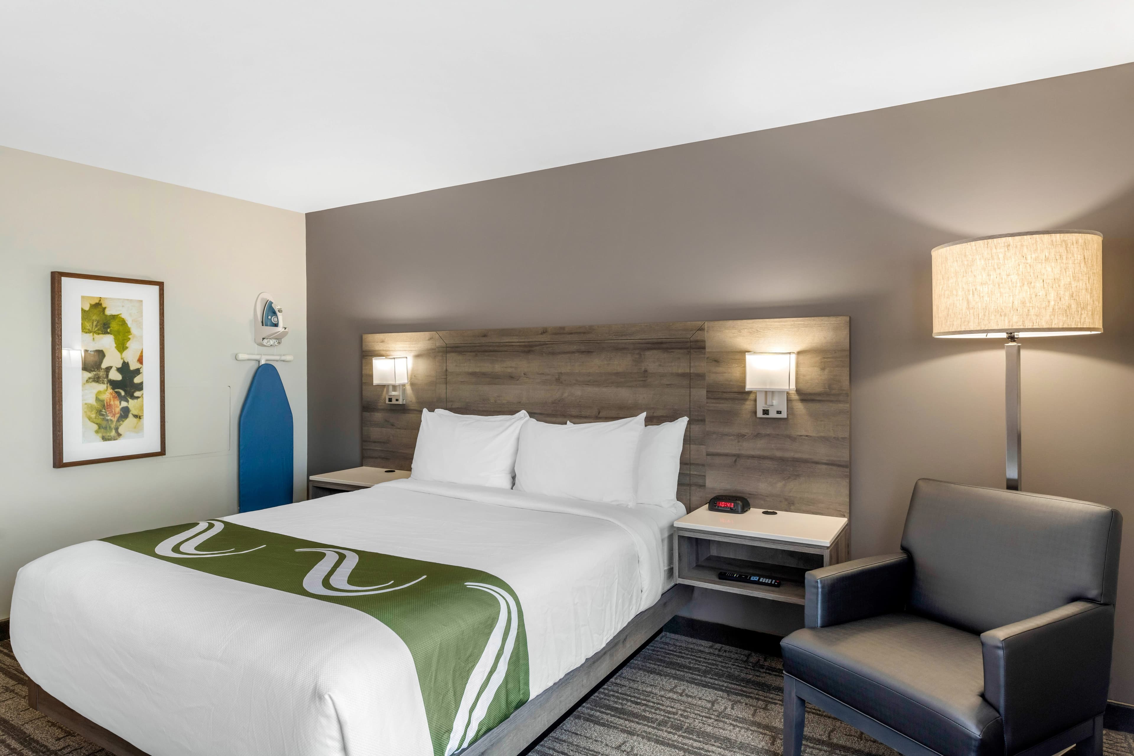 Quality Inn & Suites Amsterdam - Image 5
