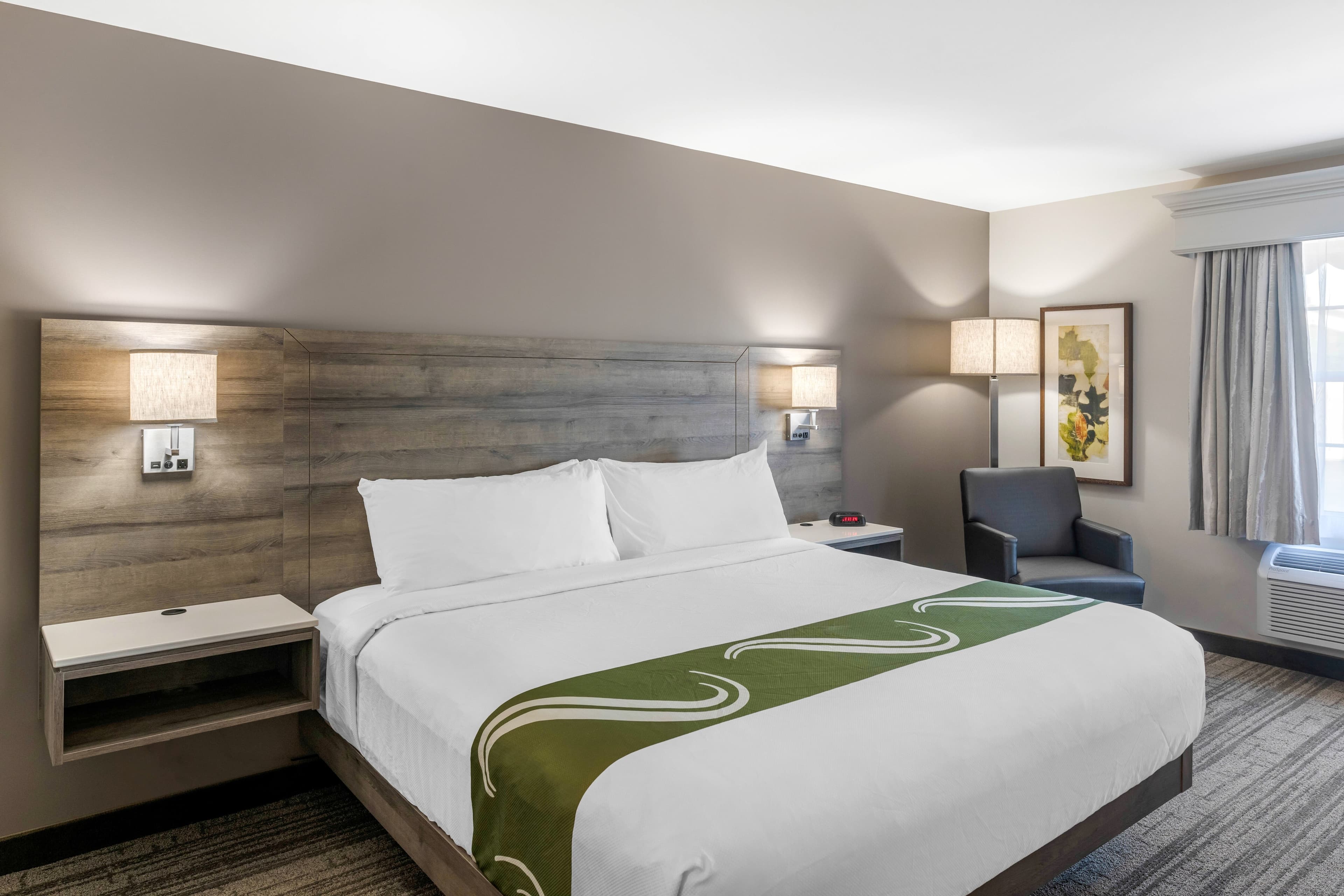Quality Inn & Suites Amsterdam — 8