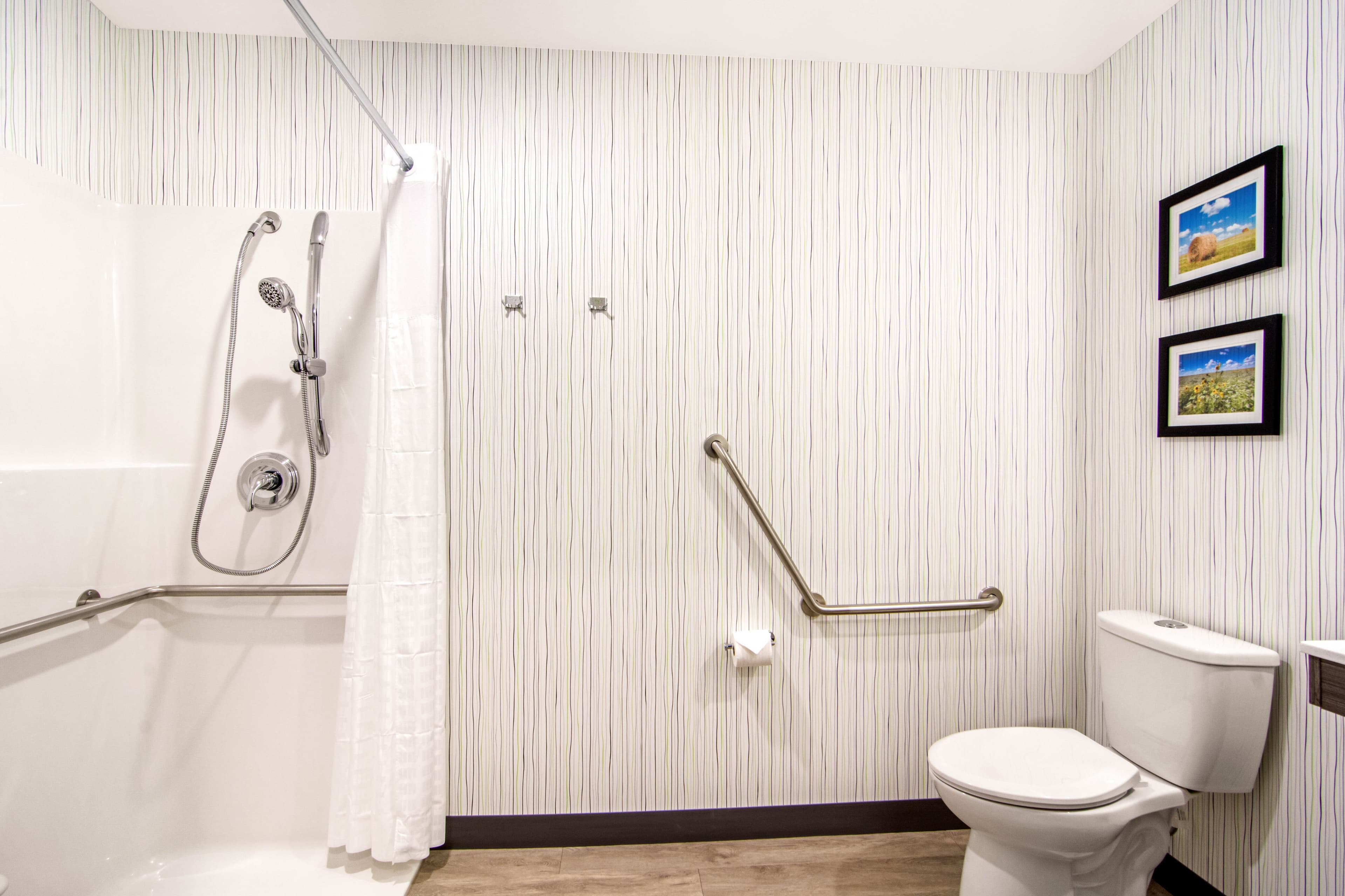 Comfort Inn & Suites — 6