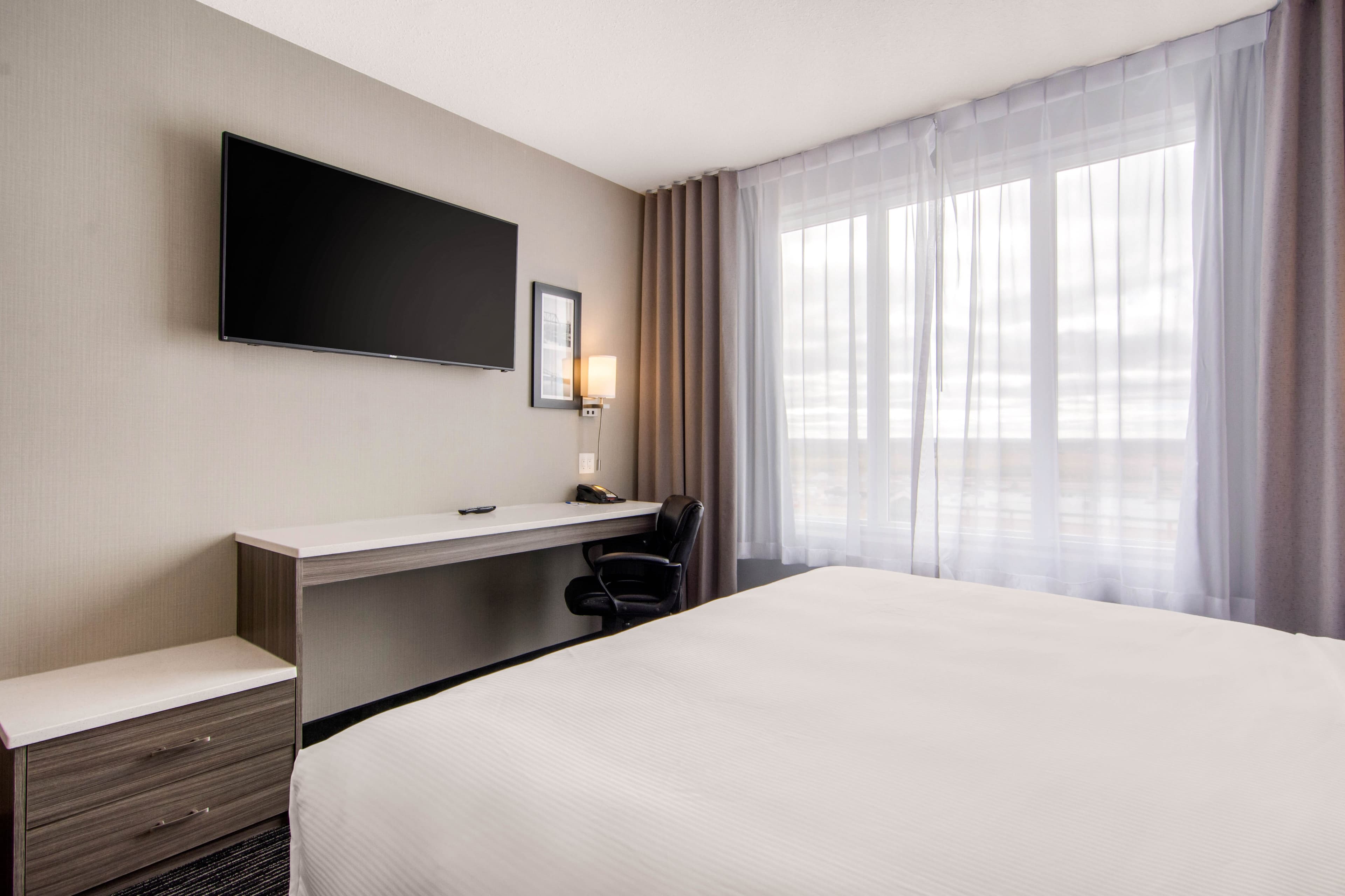 Comfort Inn & Suites — 8