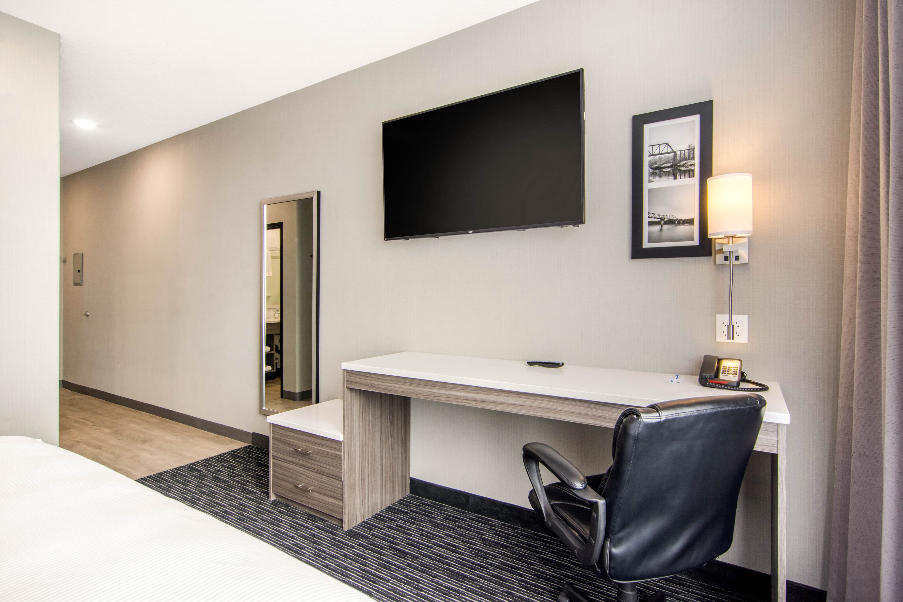 Comfort Inn & Suites — 9