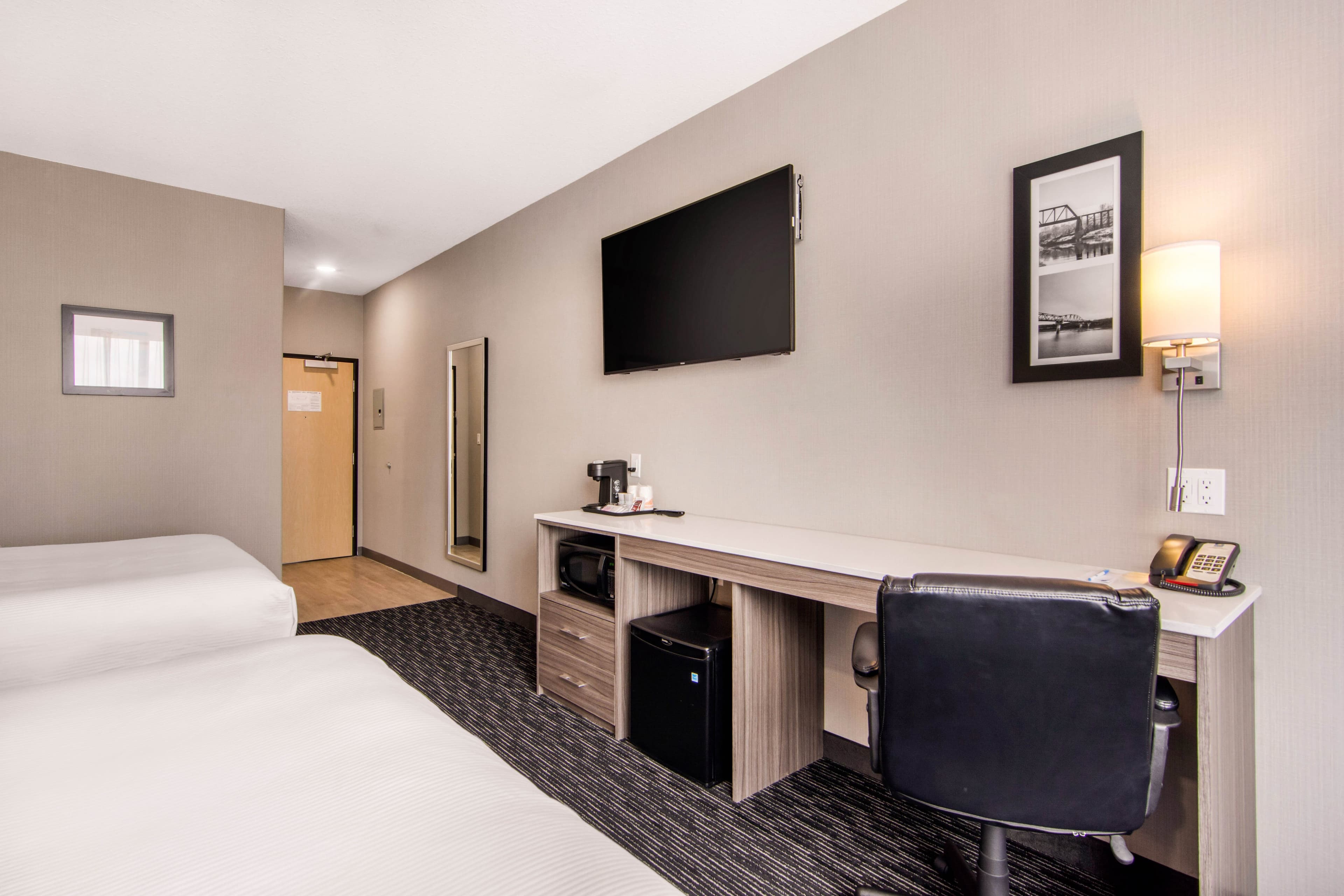 Comfort Inn & Suites — 14