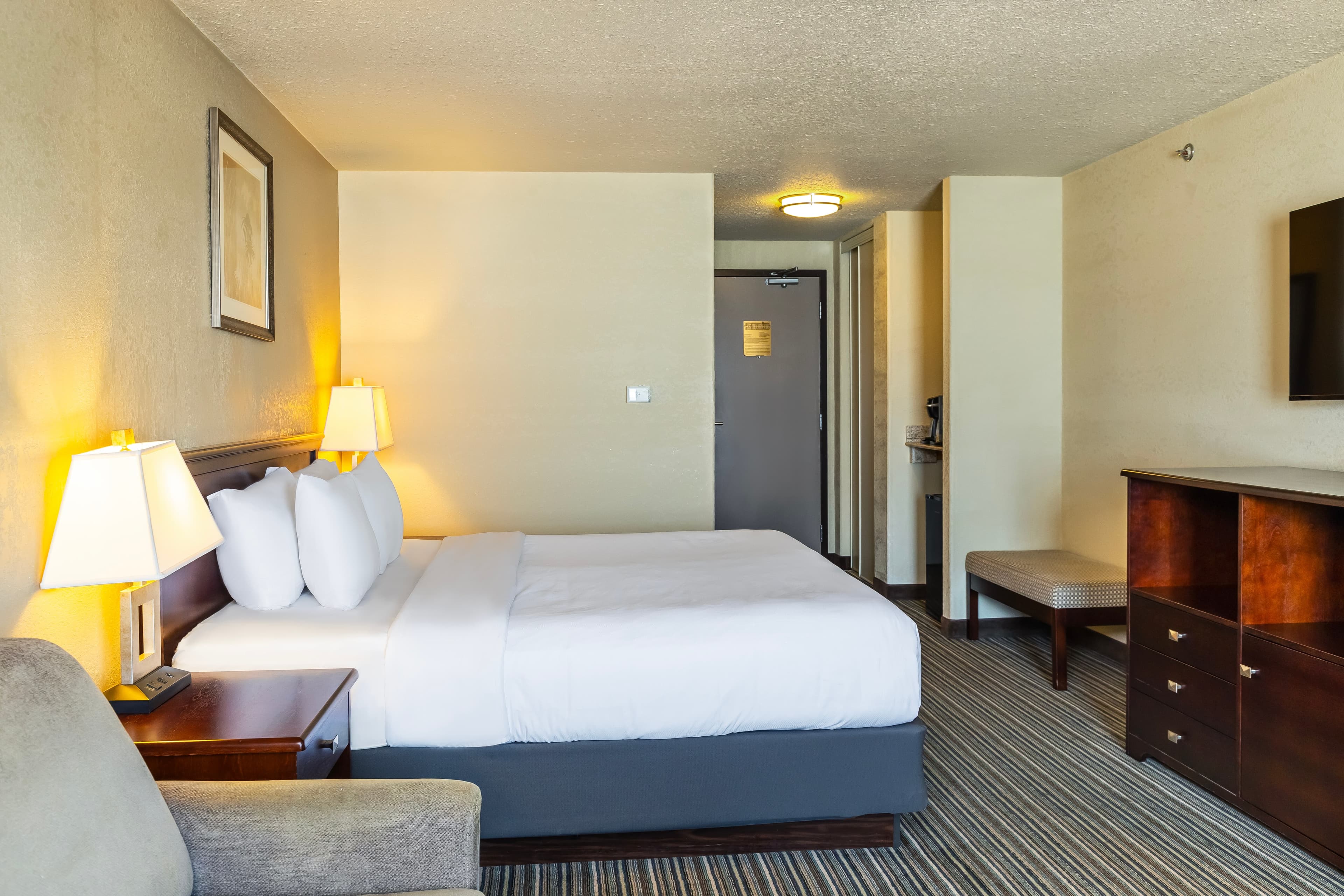 Quality Inn & Suites - Image 5