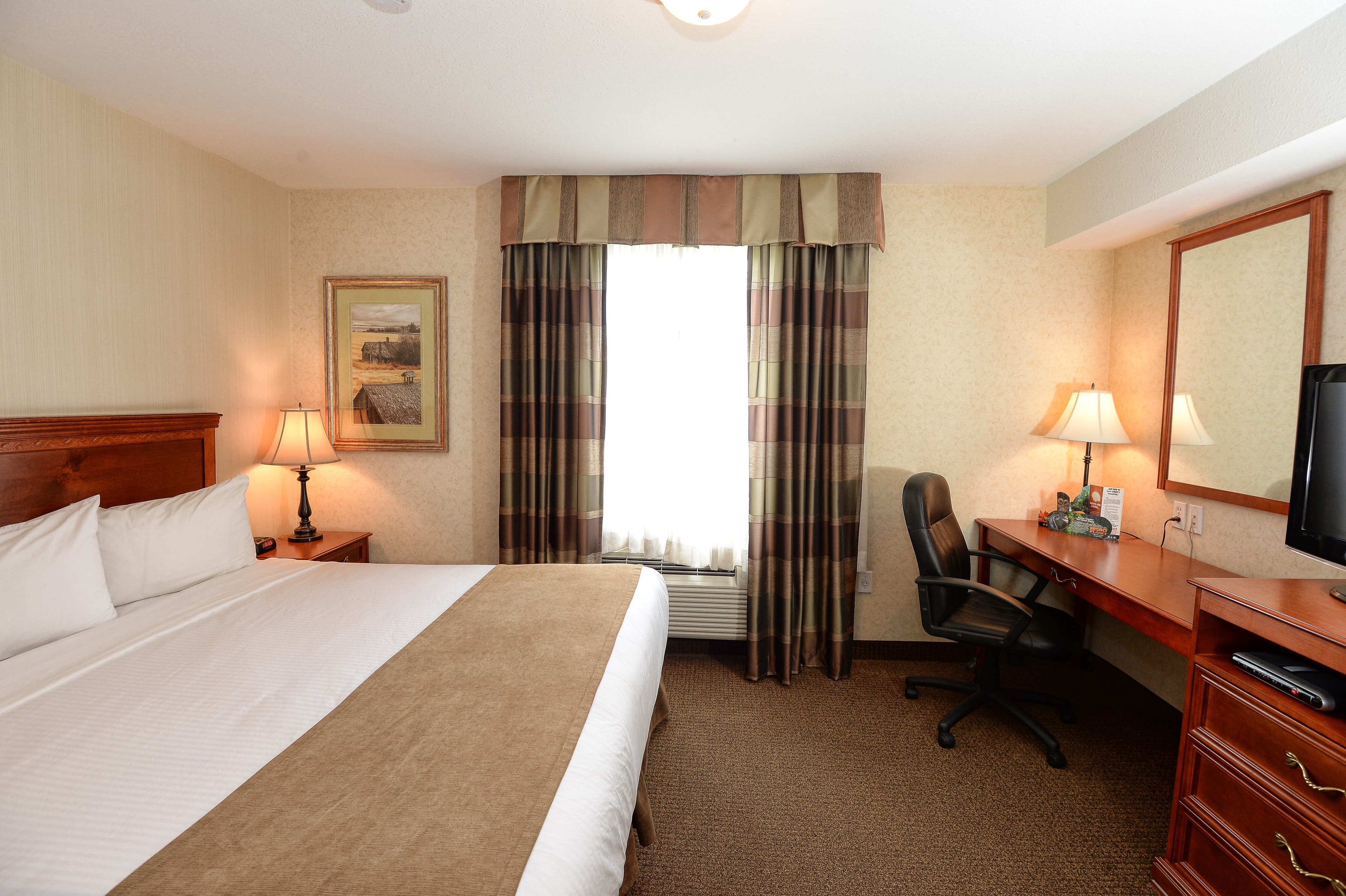 Quality Inn & Suites - Image 2