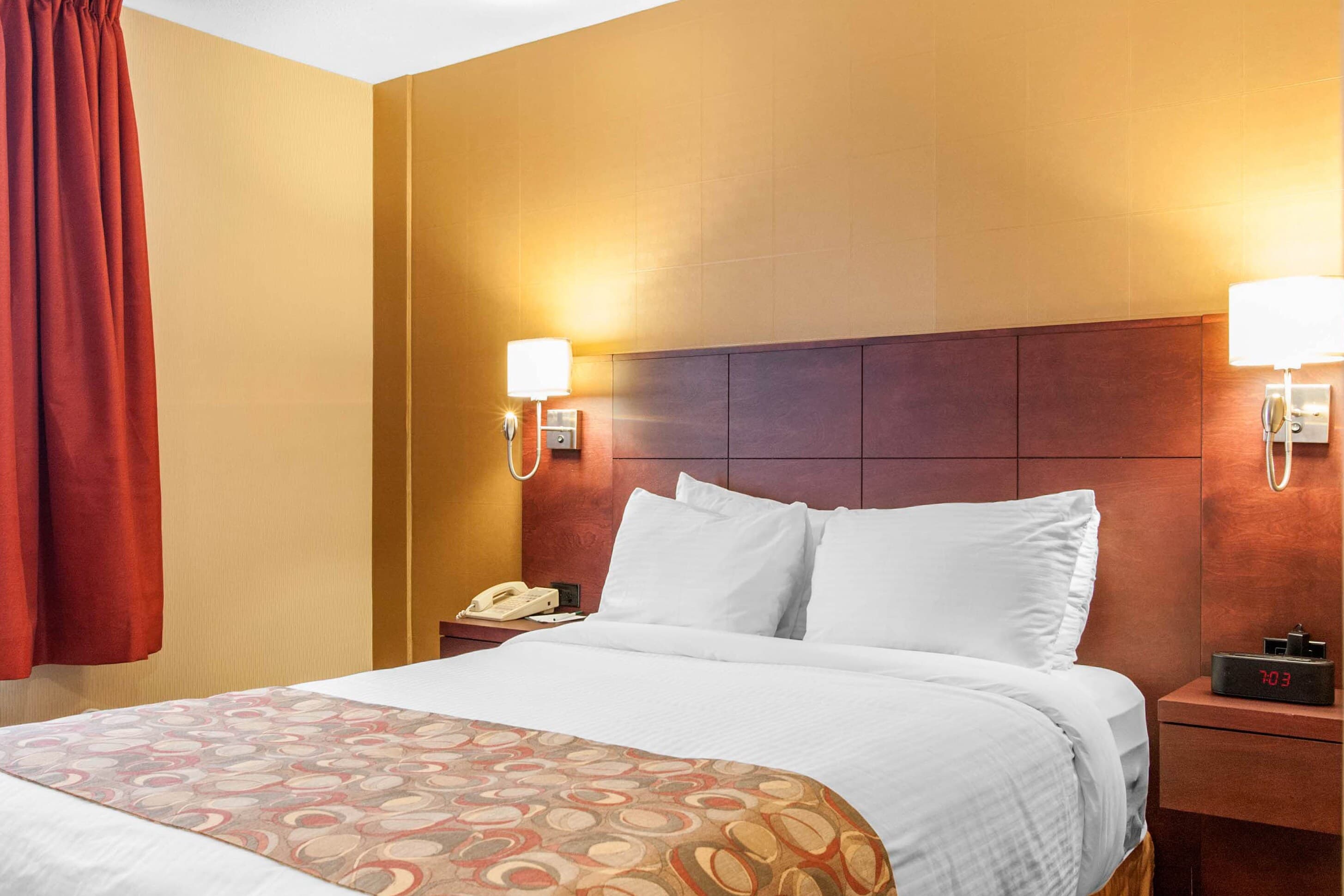 Quality Hotel & Suites - Image 2