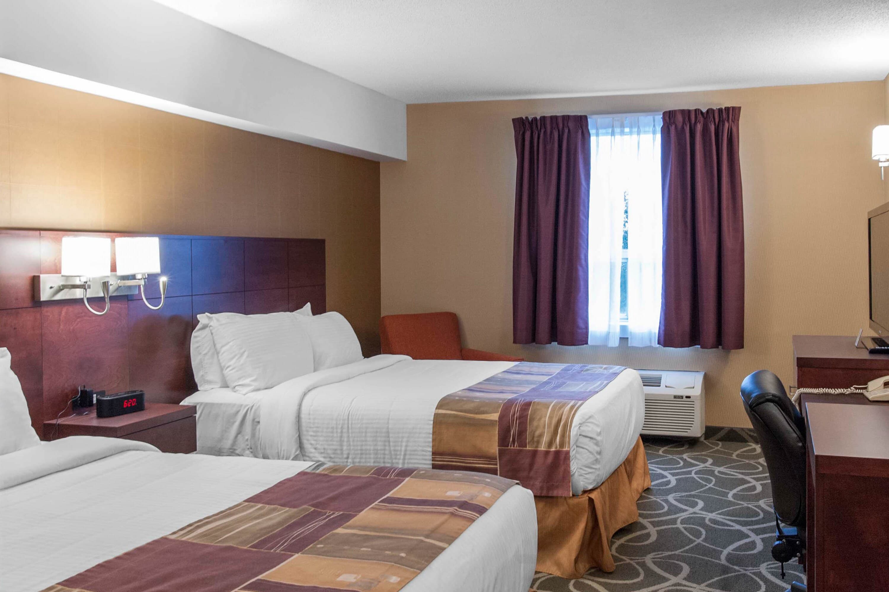 Quality Hotel & Suites — 10