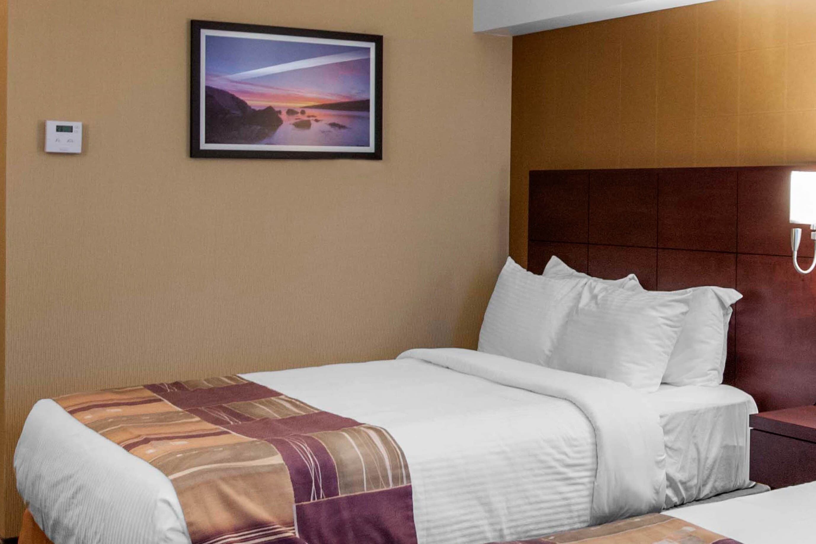 Quality Hotel & Suites — 11