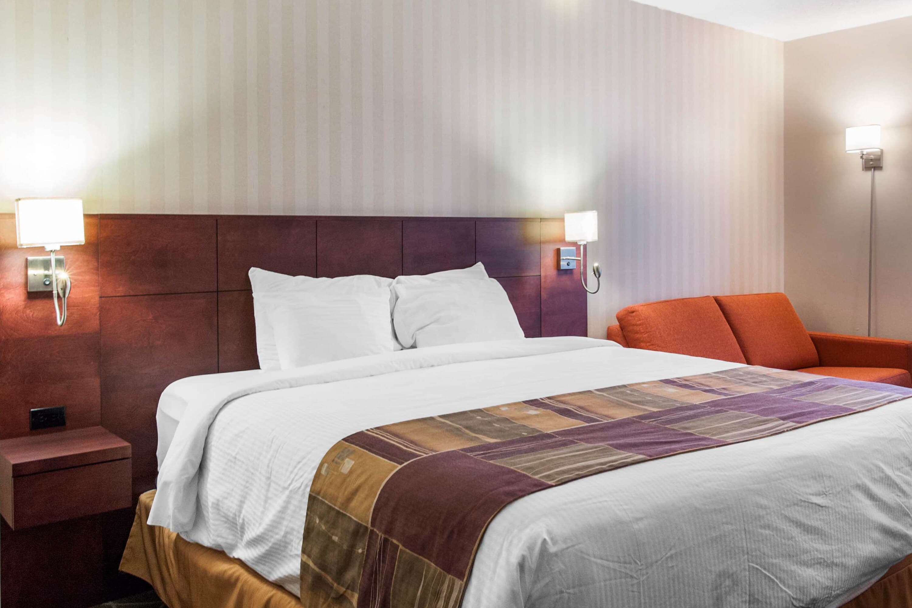 Quality Hotel & Suites — 17
