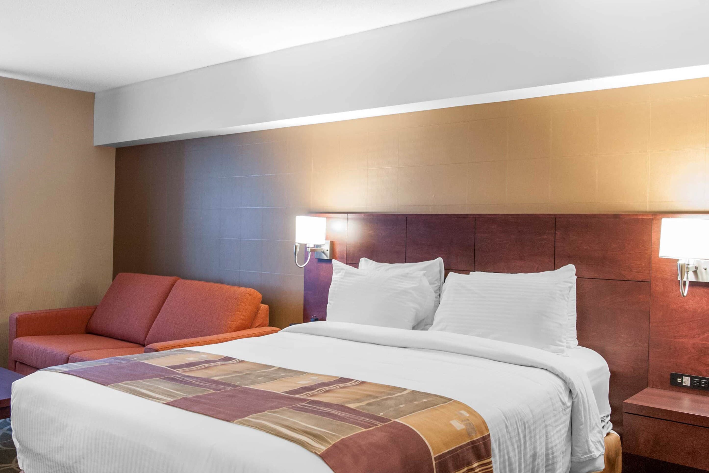 Quality Hotel & Suites — 18
