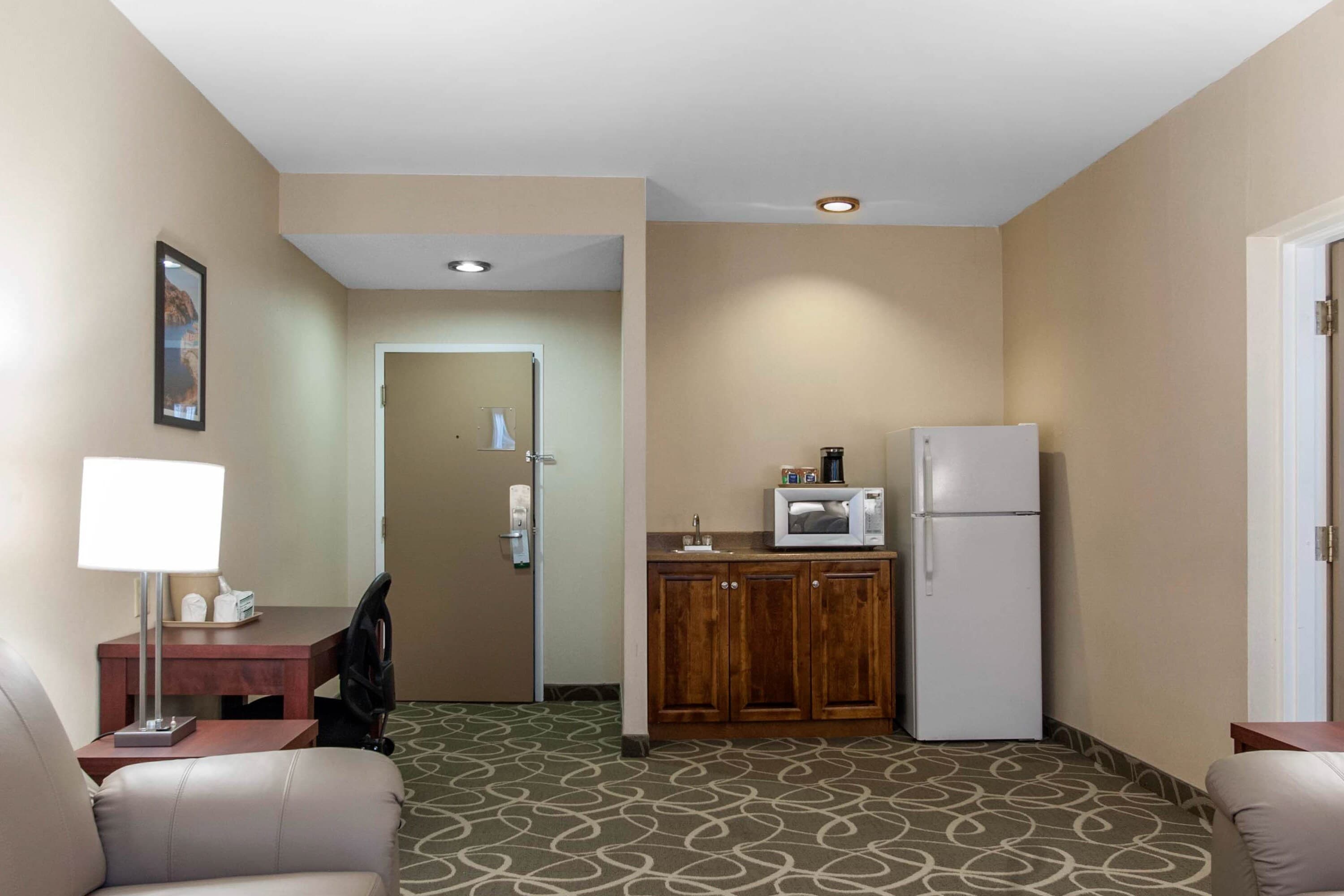 Quality Hotel & Suites — 28