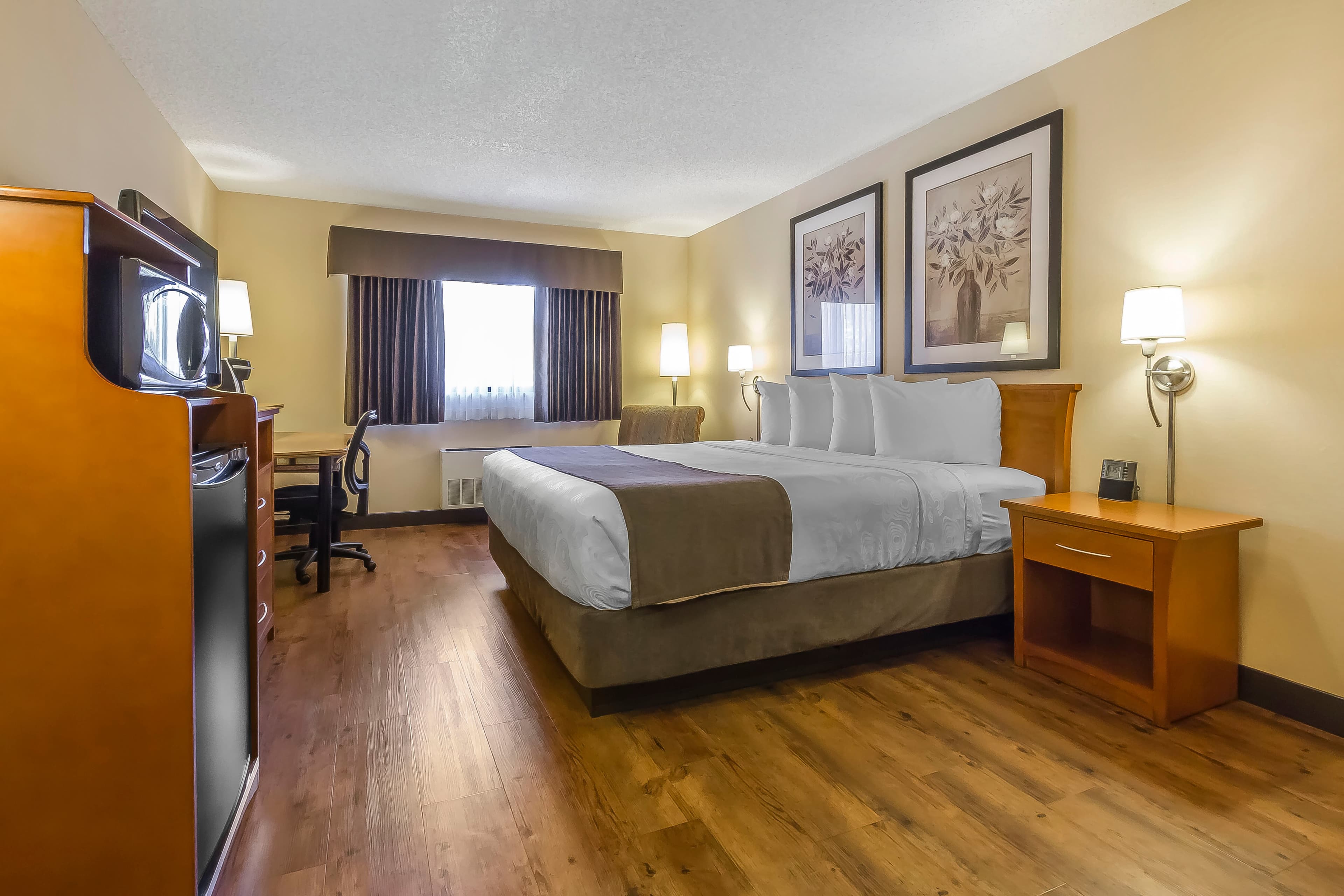 Quality Inn & Suites - Image 2
