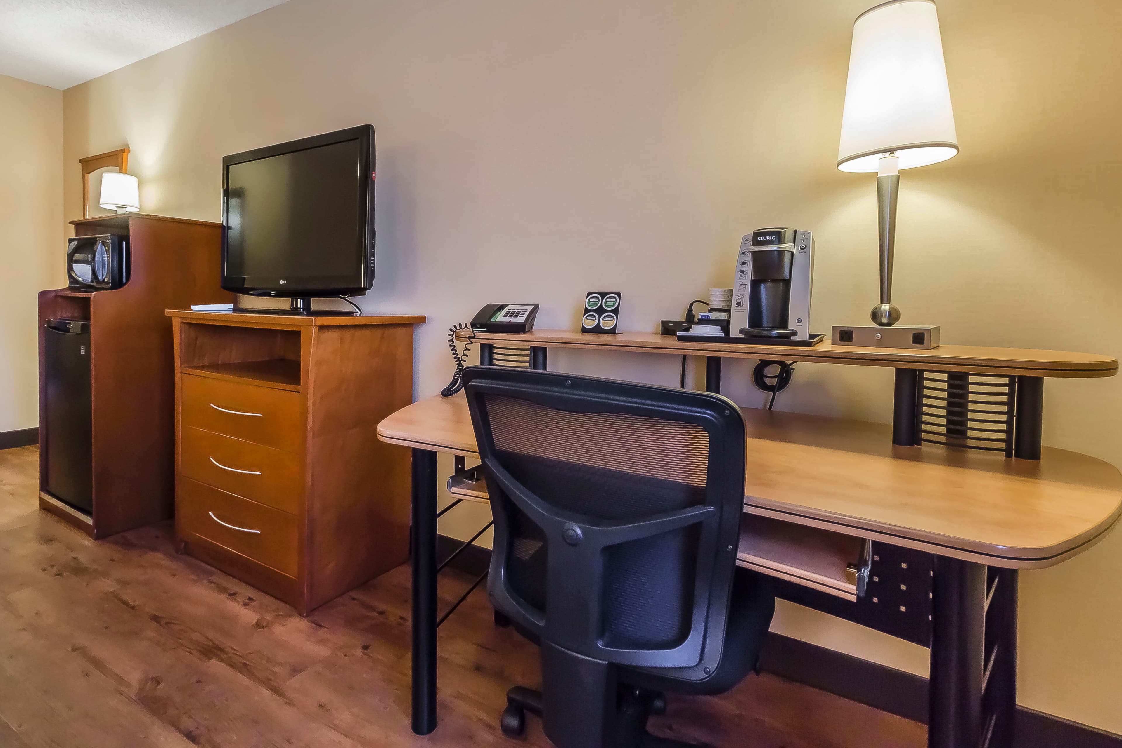 Quality Inn & Suites - Image 3