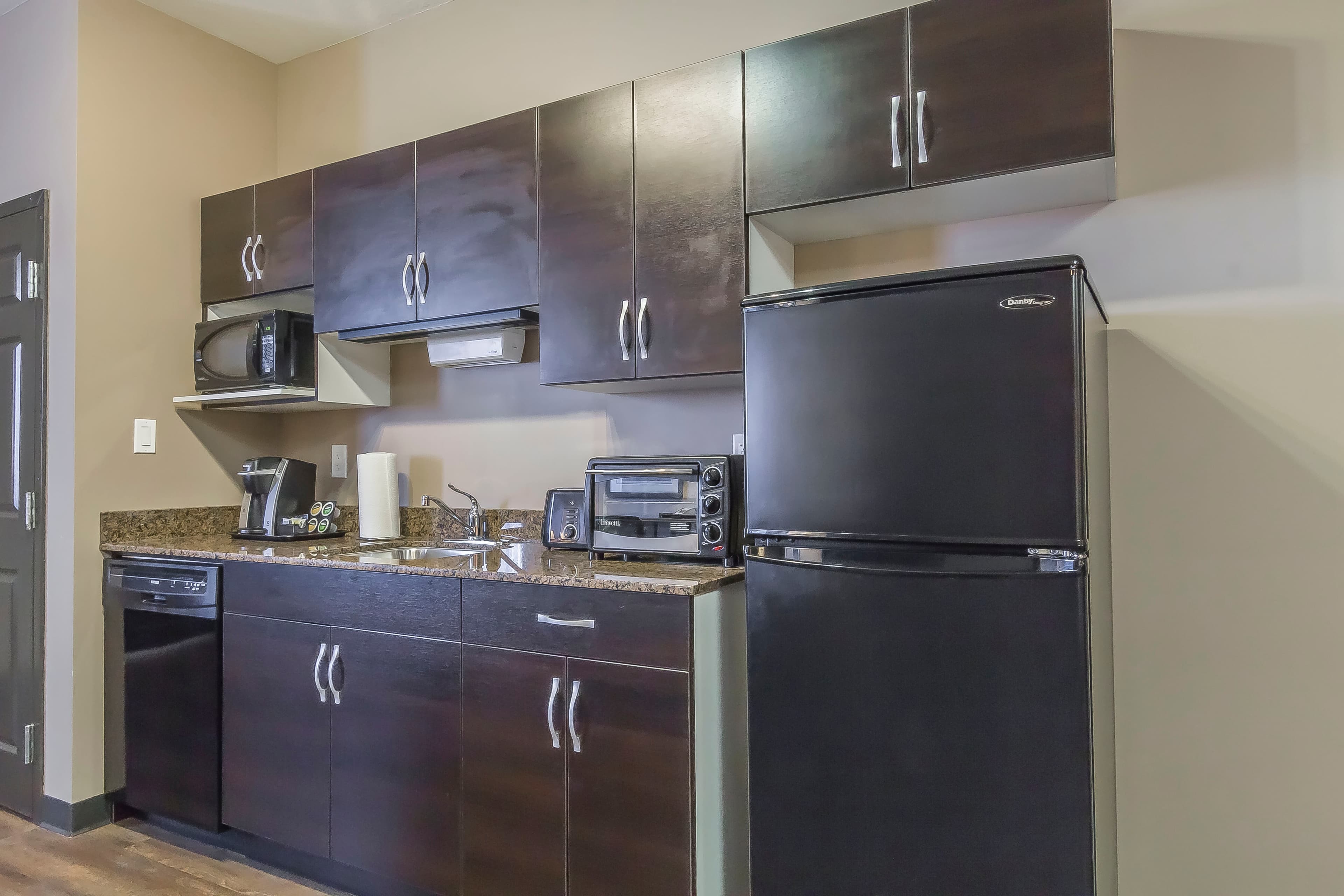 Quality Inn & Suites - Image 2