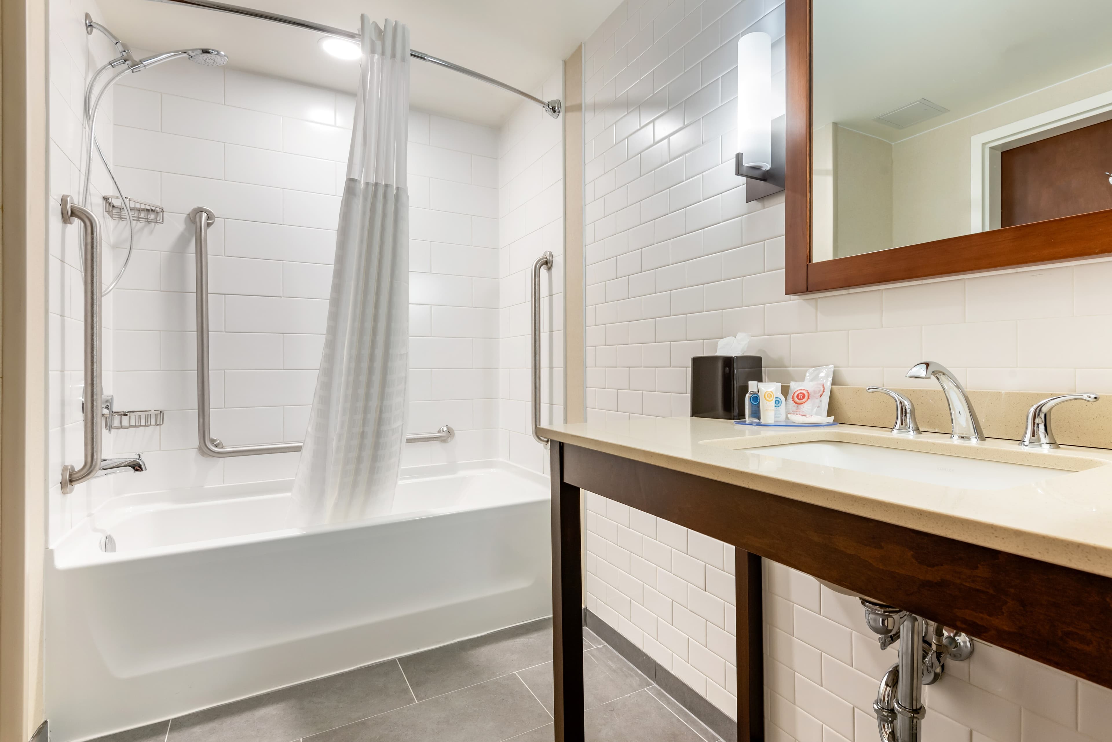 Comfort Inn & Suites — 6