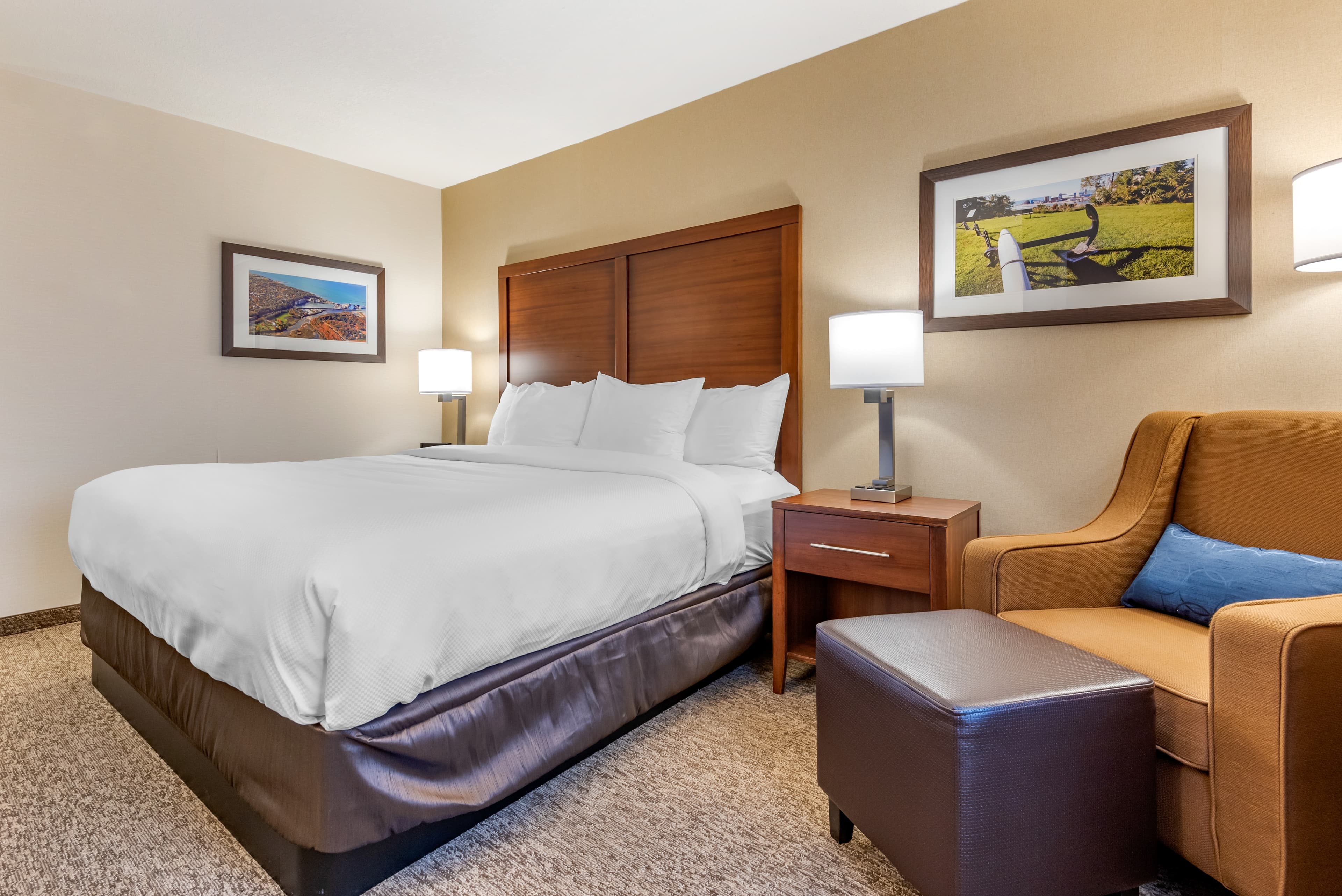 Comfort Inn & Suites — 10