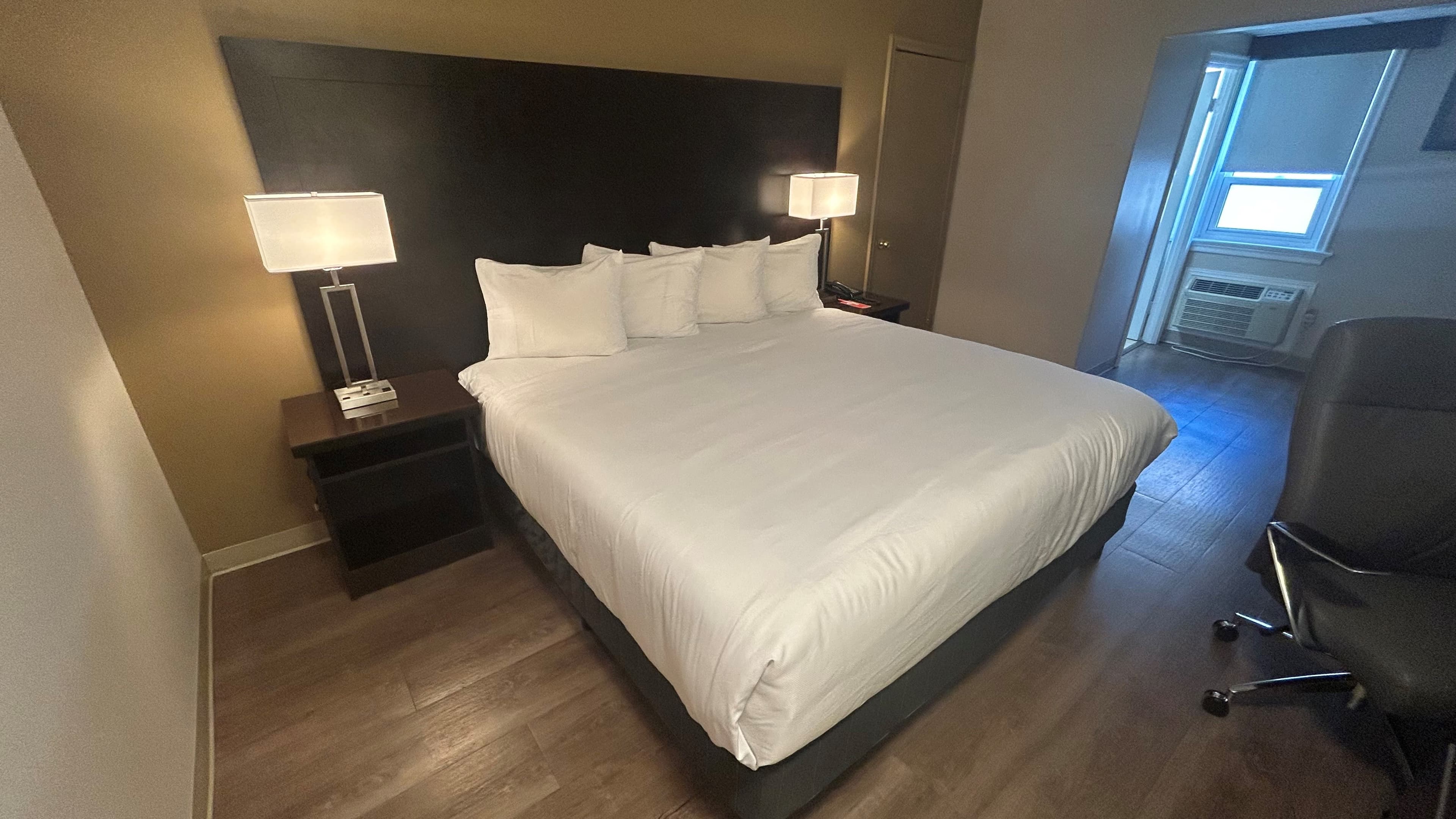 Econo Lodge — 7