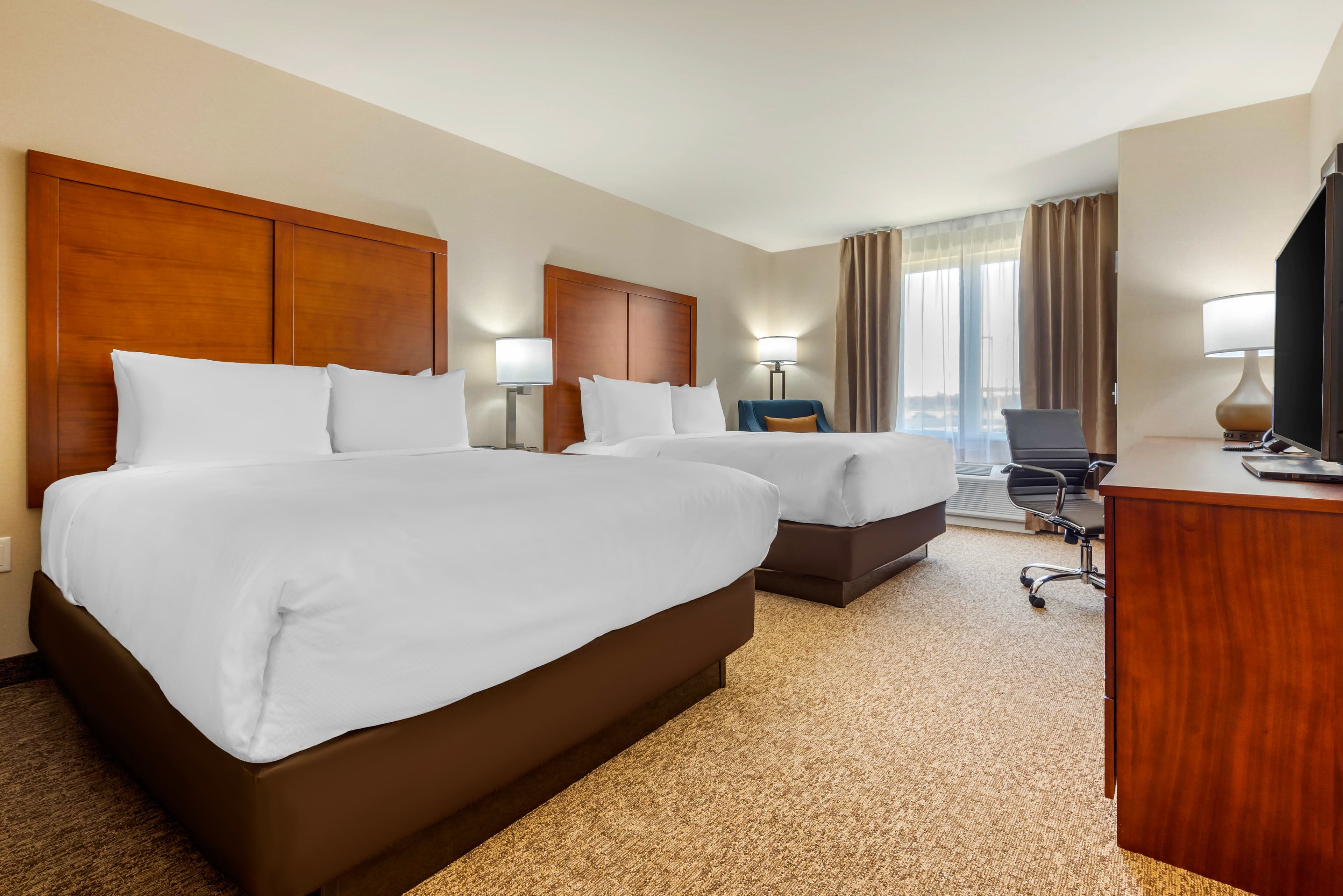 Comfort Inn & Suites — 9