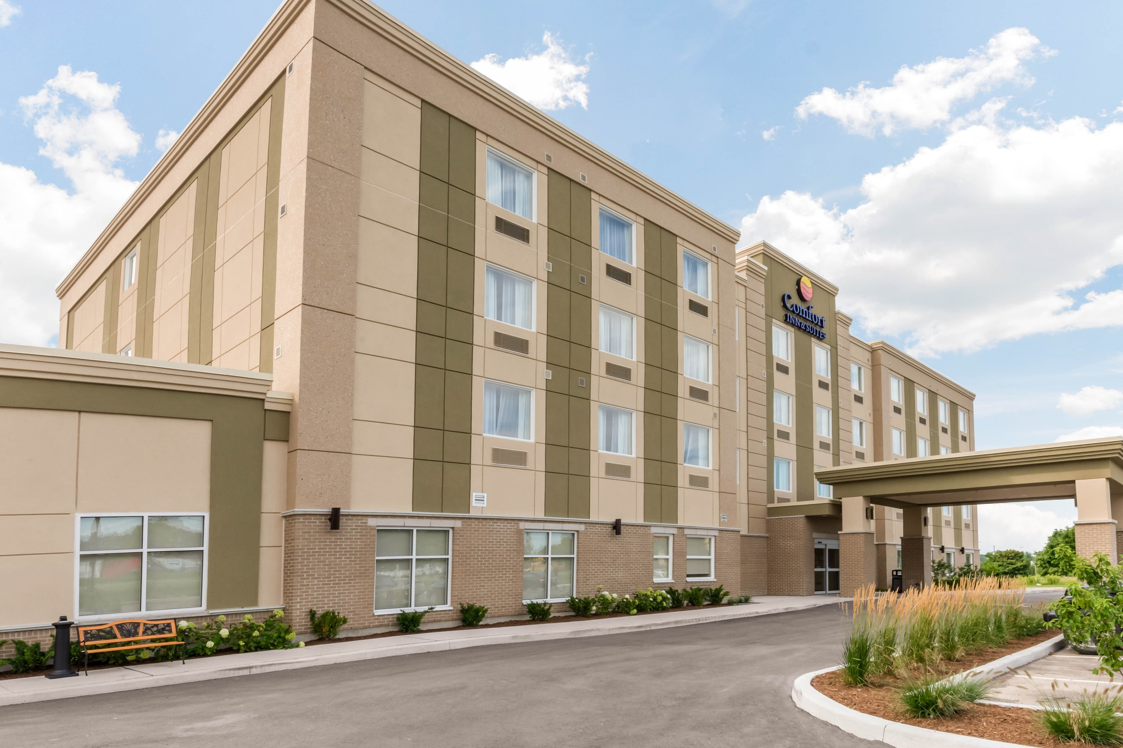 Comfort Inn & Suites - Image 1