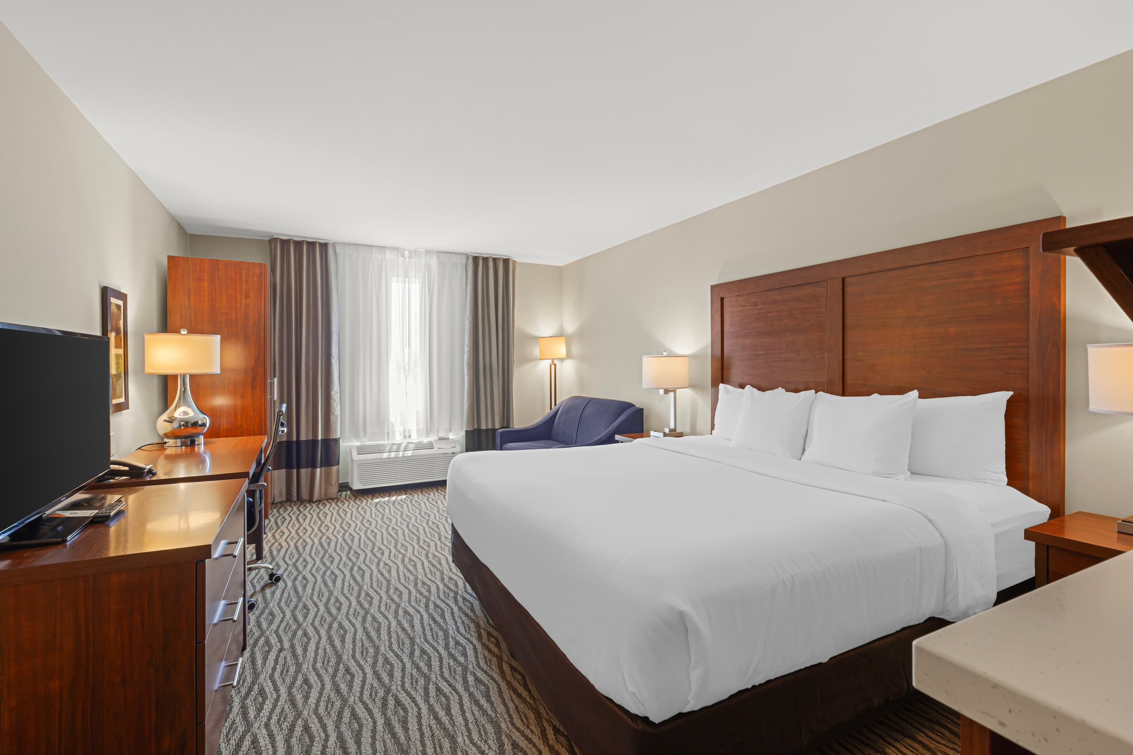Comfort Inn & Suites — 2