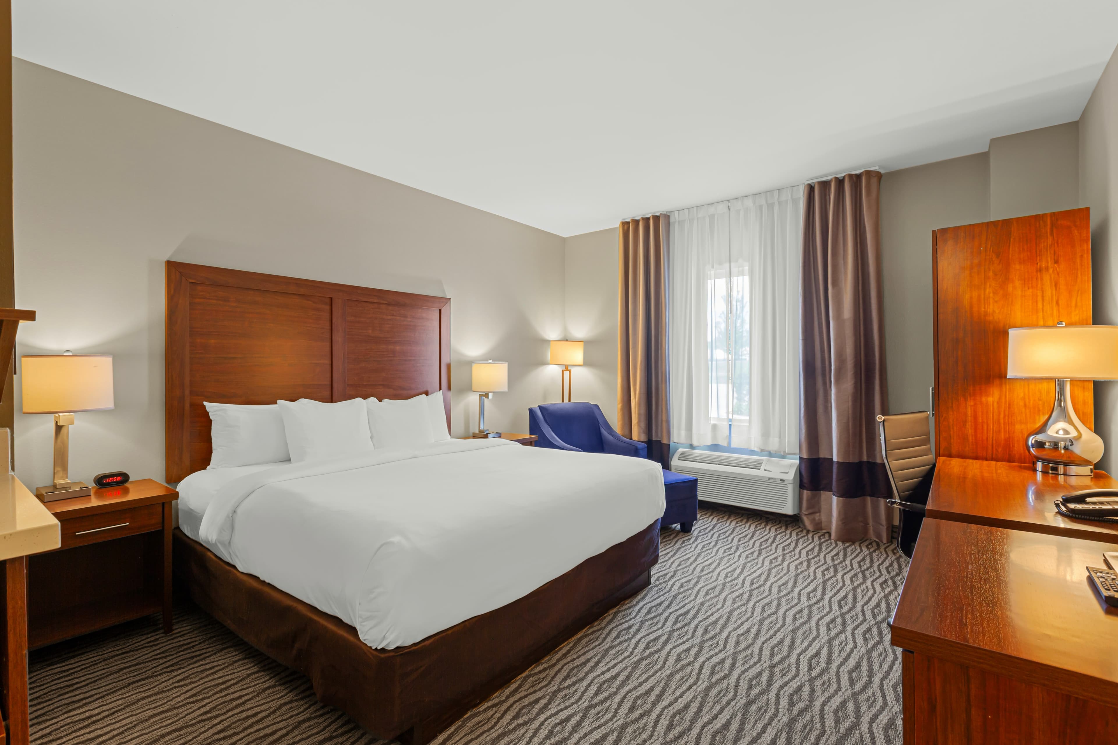Comfort Inn & Suites — 7