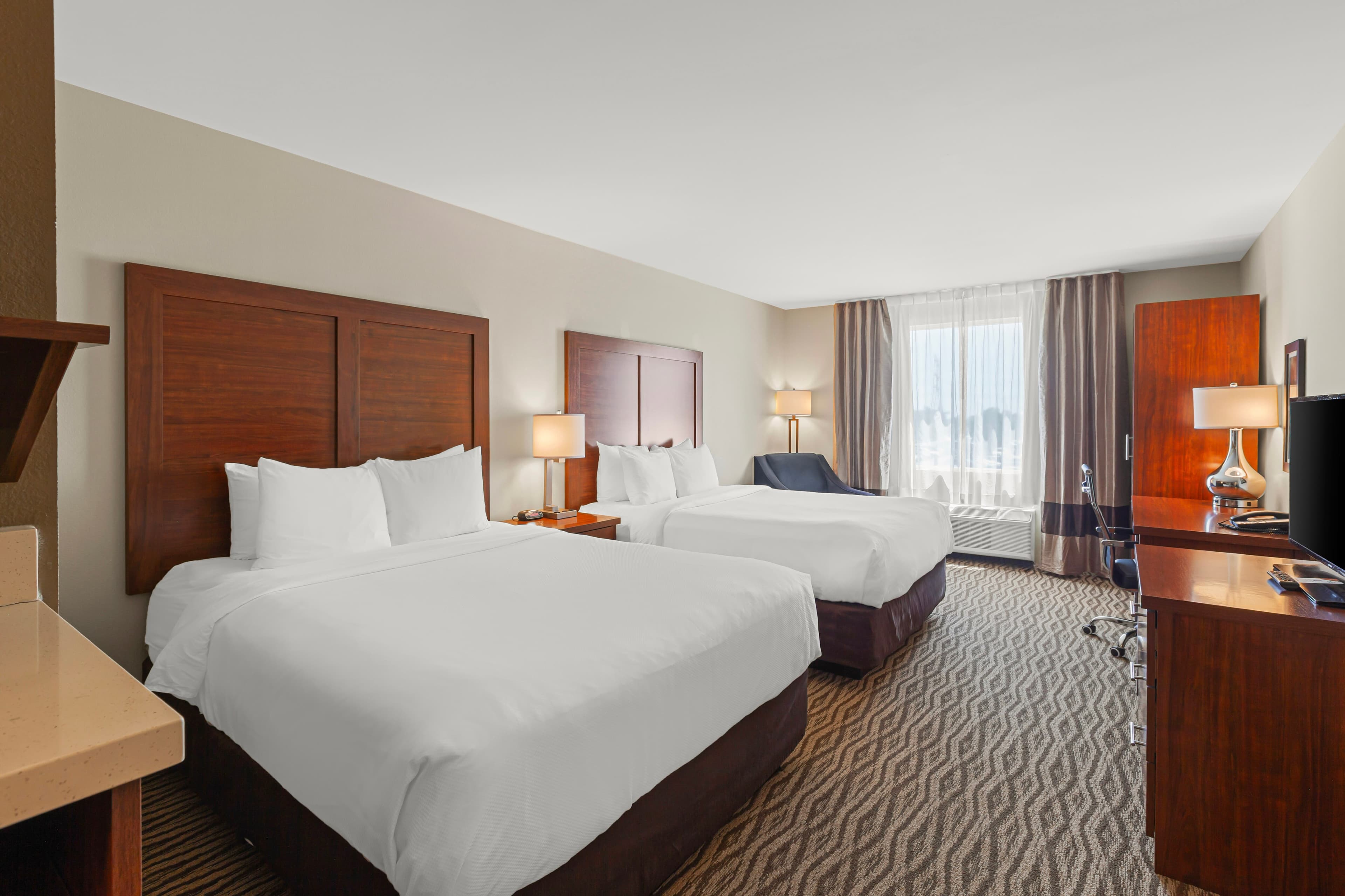 Comfort Inn & Suites — 11