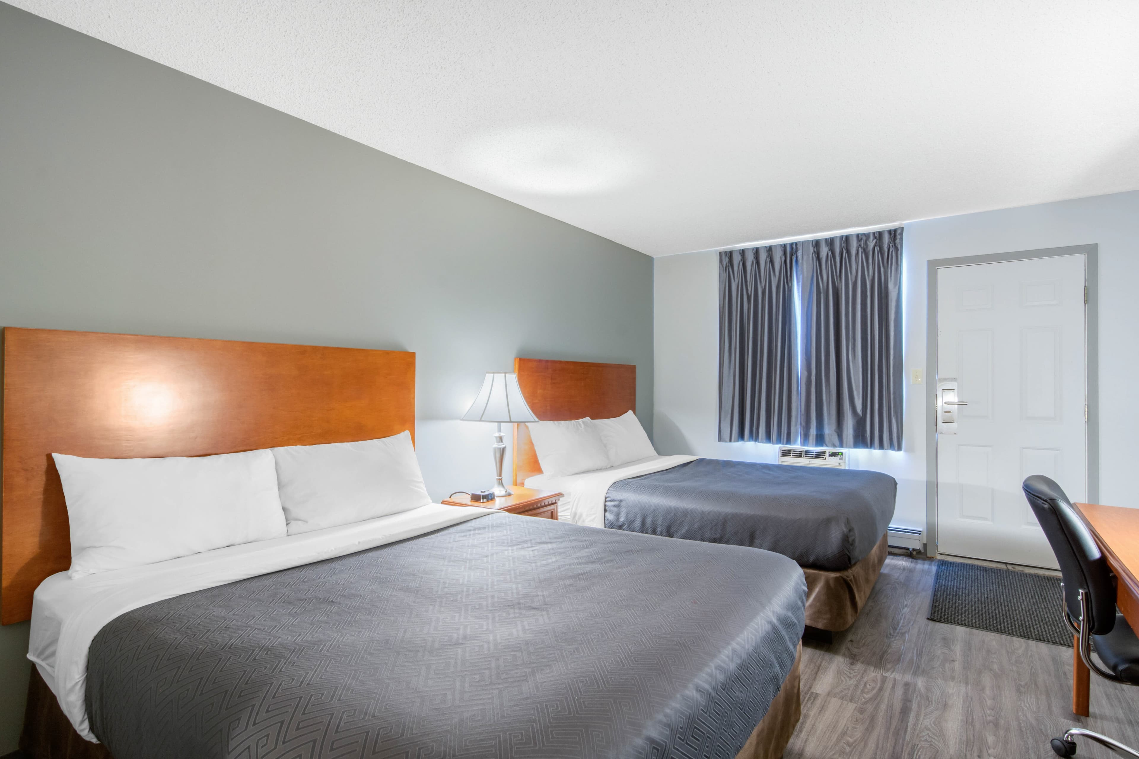 Econo Lodge — 19