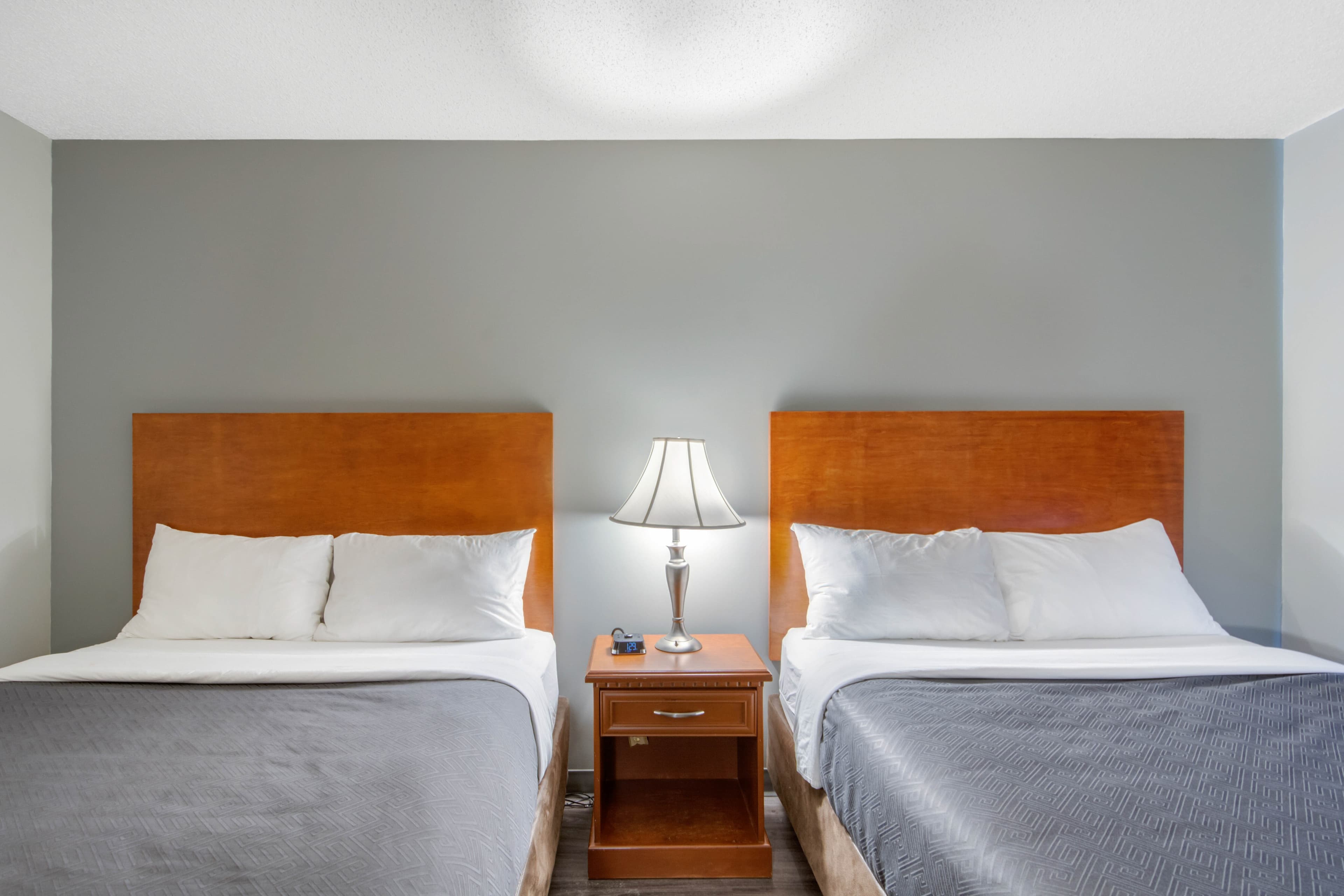 Econo Lodge — 22
