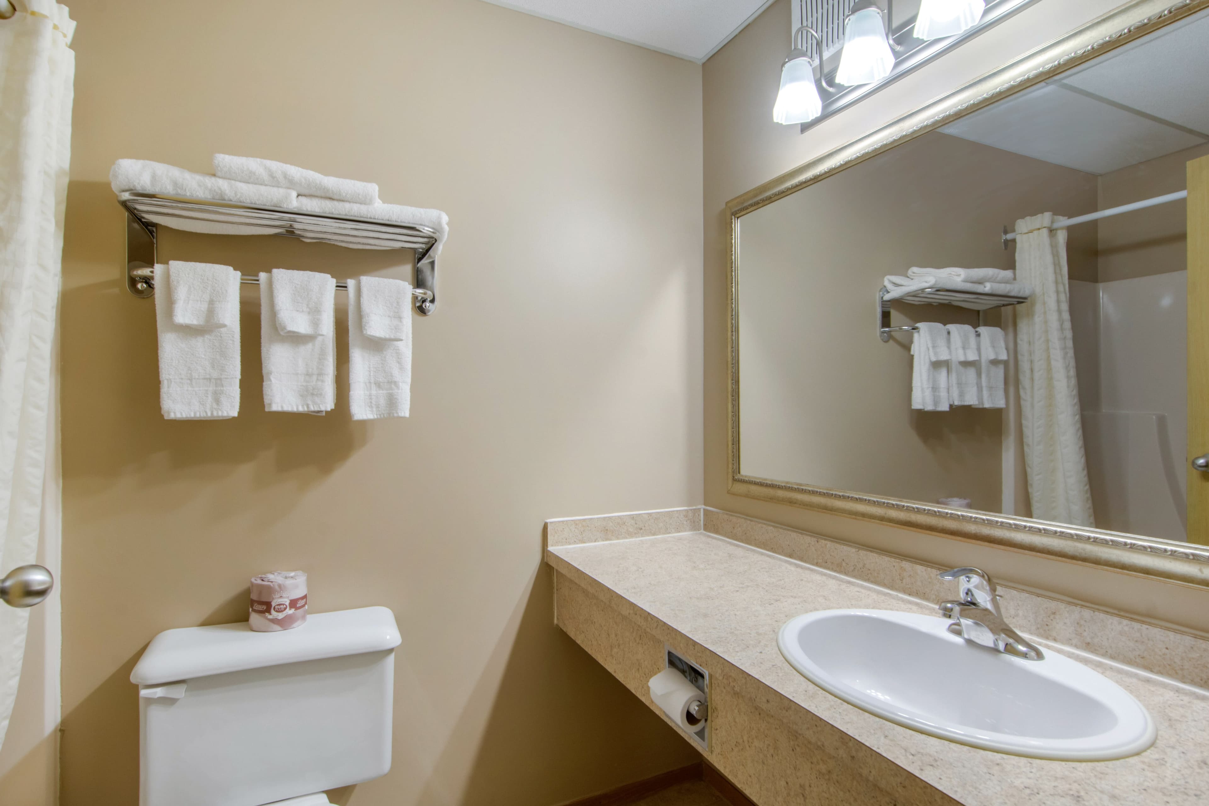 Econo Lodge — 23