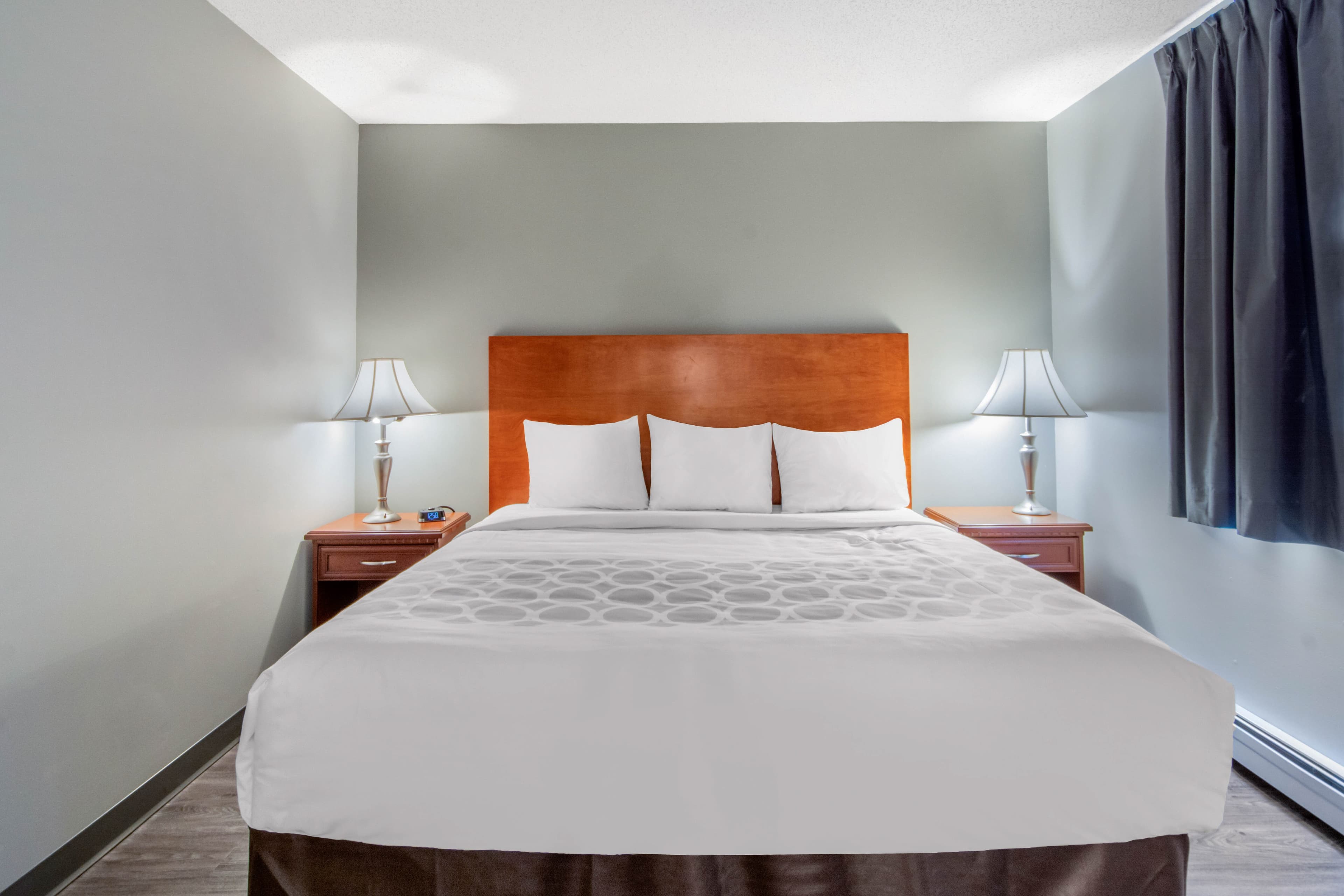 Econo Lodge — 24