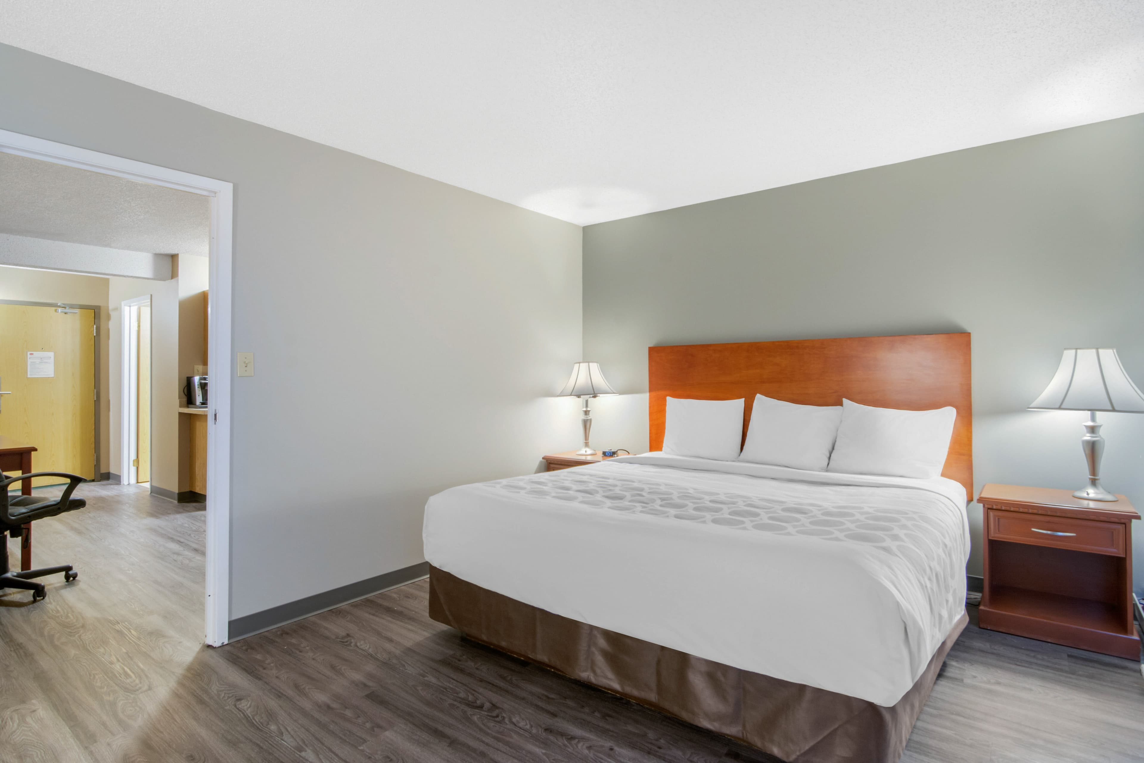 Econo Lodge — 26