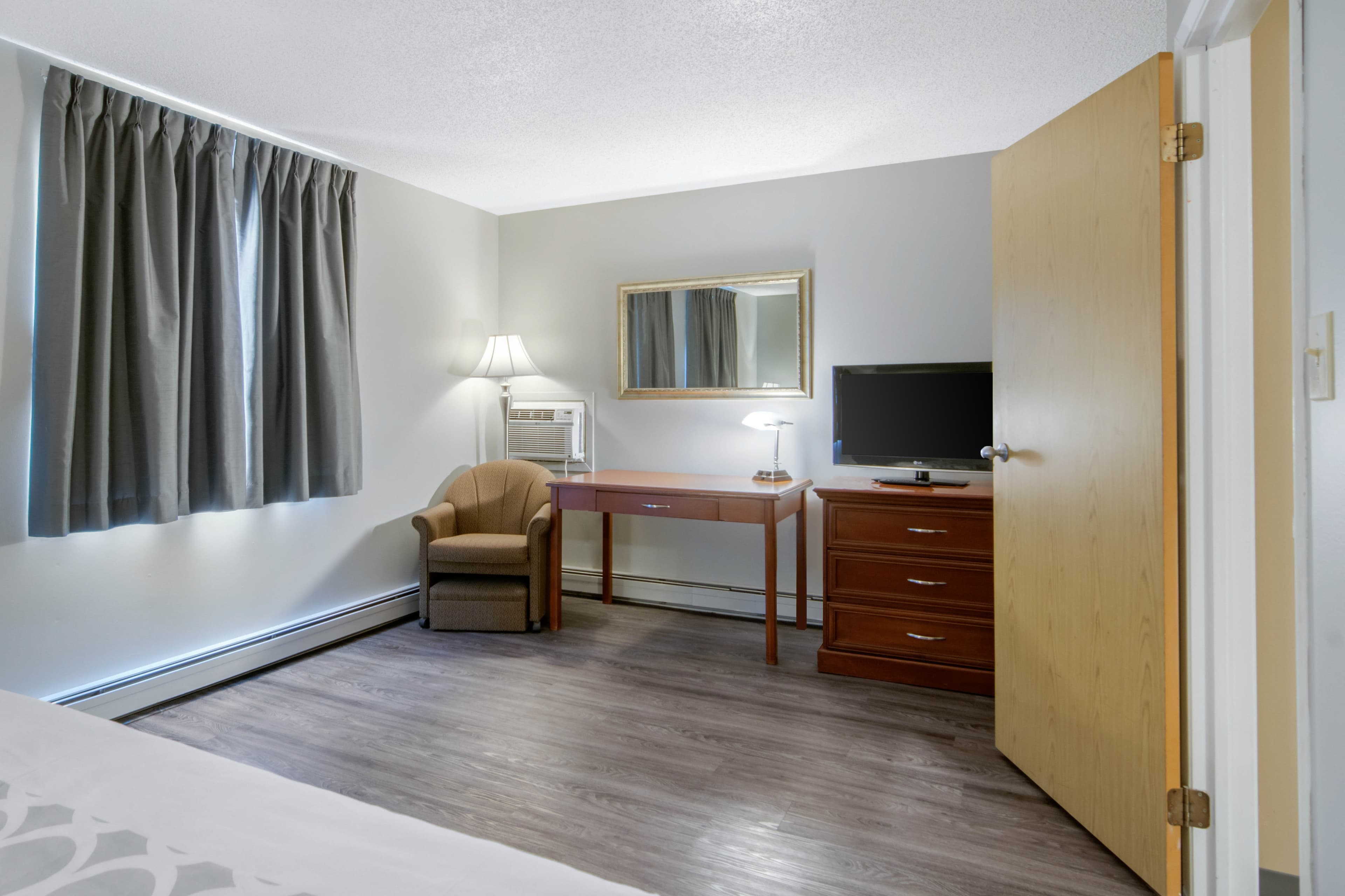 Econo Lodge — 27