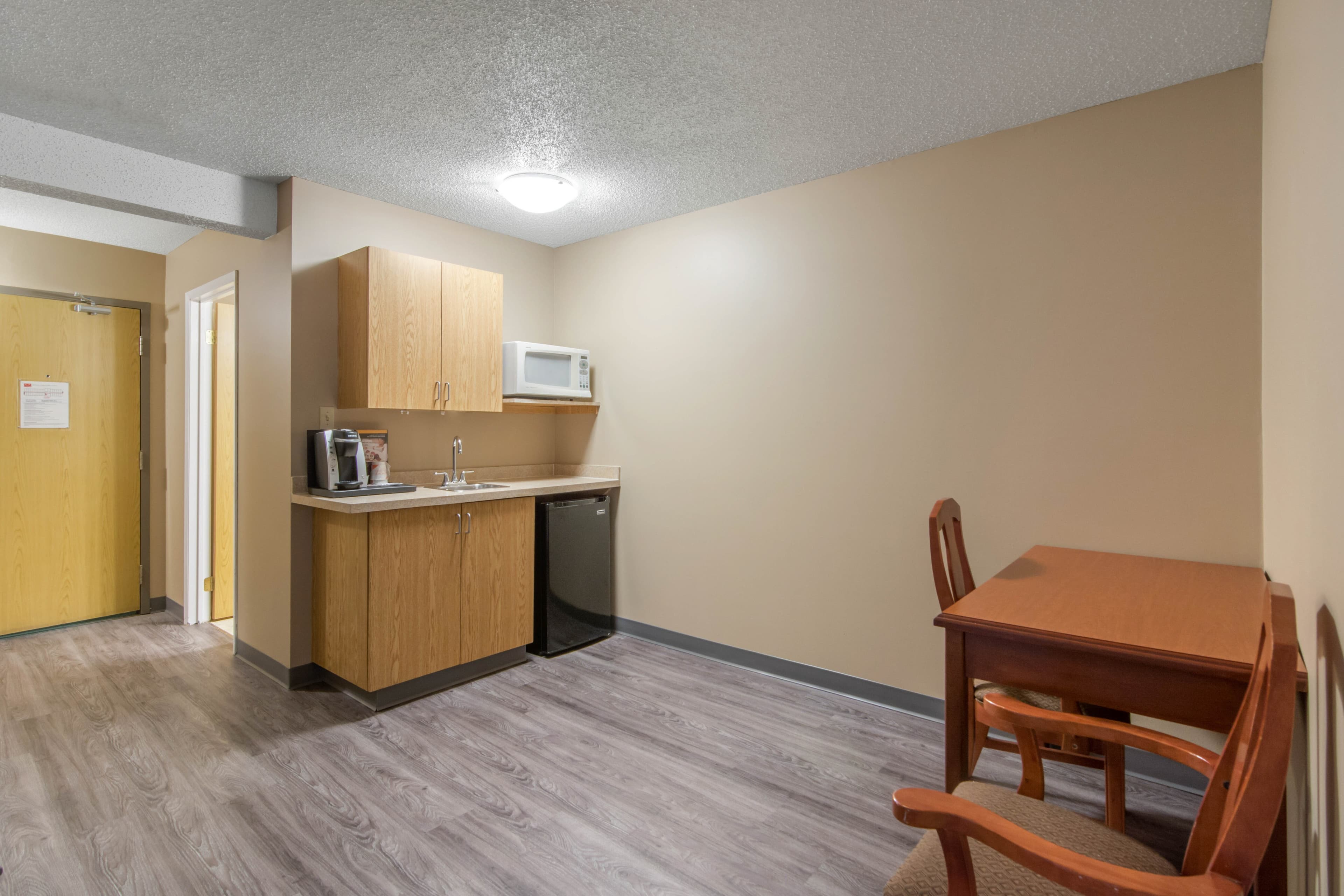 Econo Lodge — 28