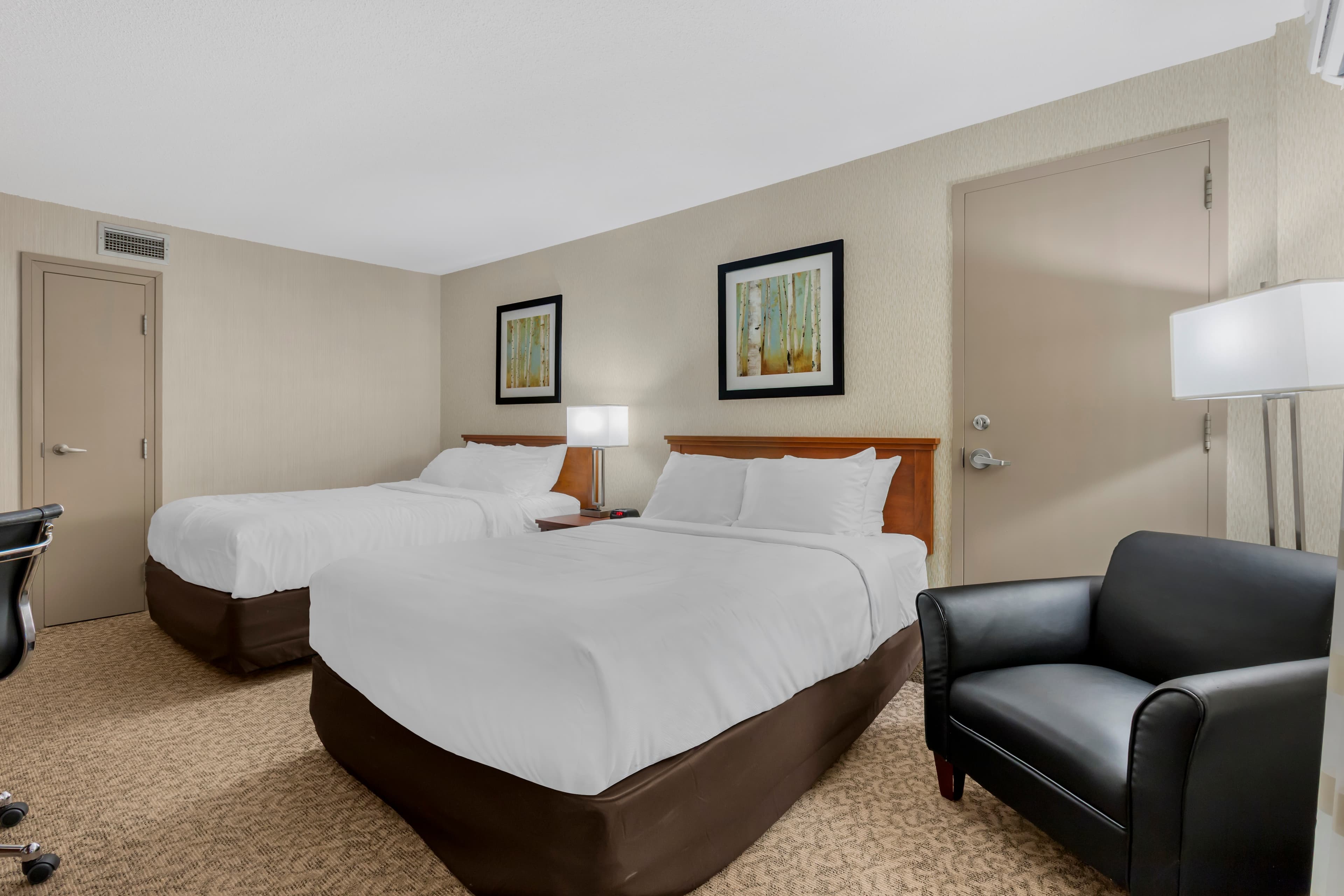 Clarion Hotel & Suites — 9