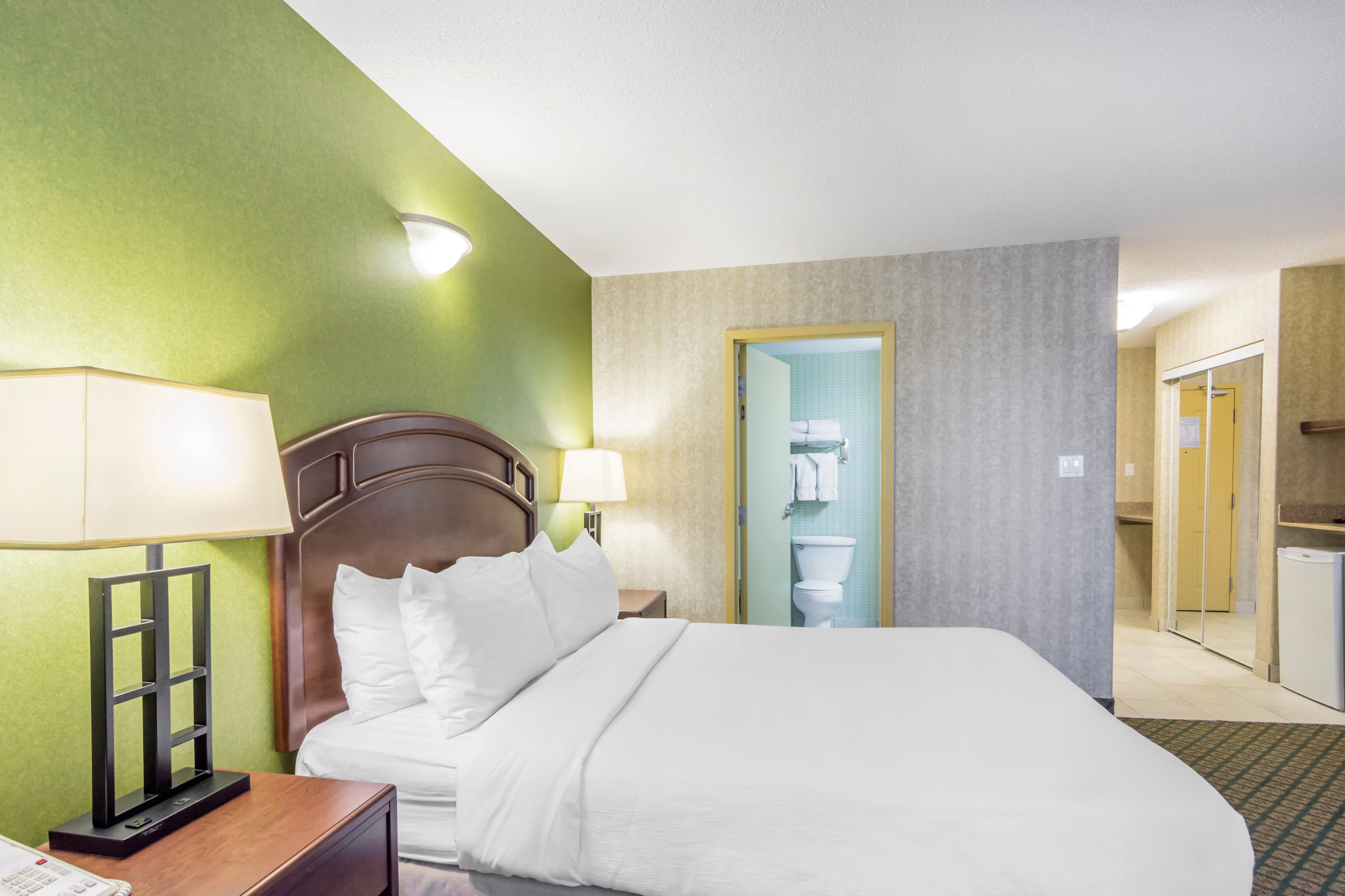 Clarion Hotel & Conference Centre - Image 2