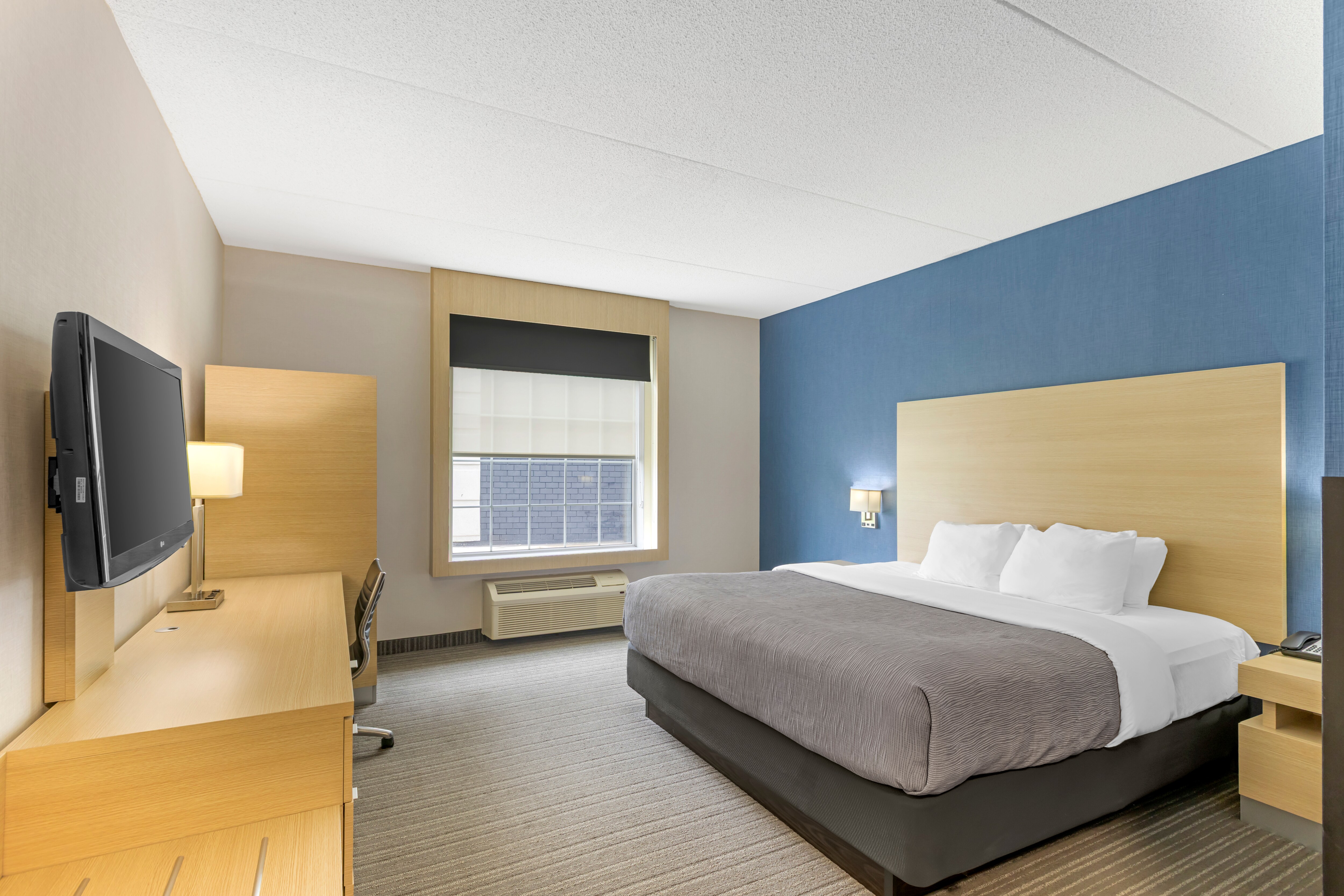 Quality Inn & Suites - Image 2