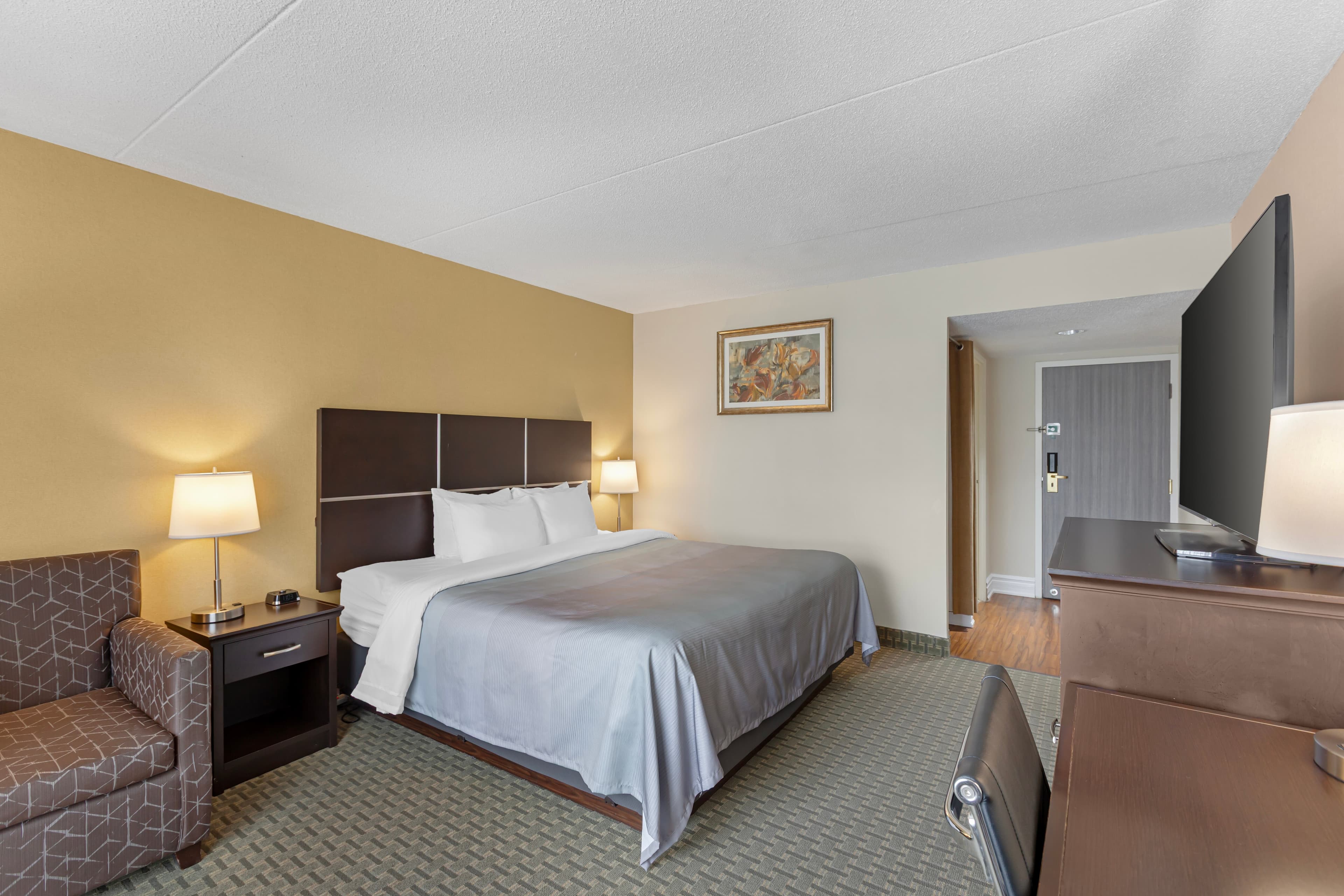 Quality Inn & Suites - Image 3
