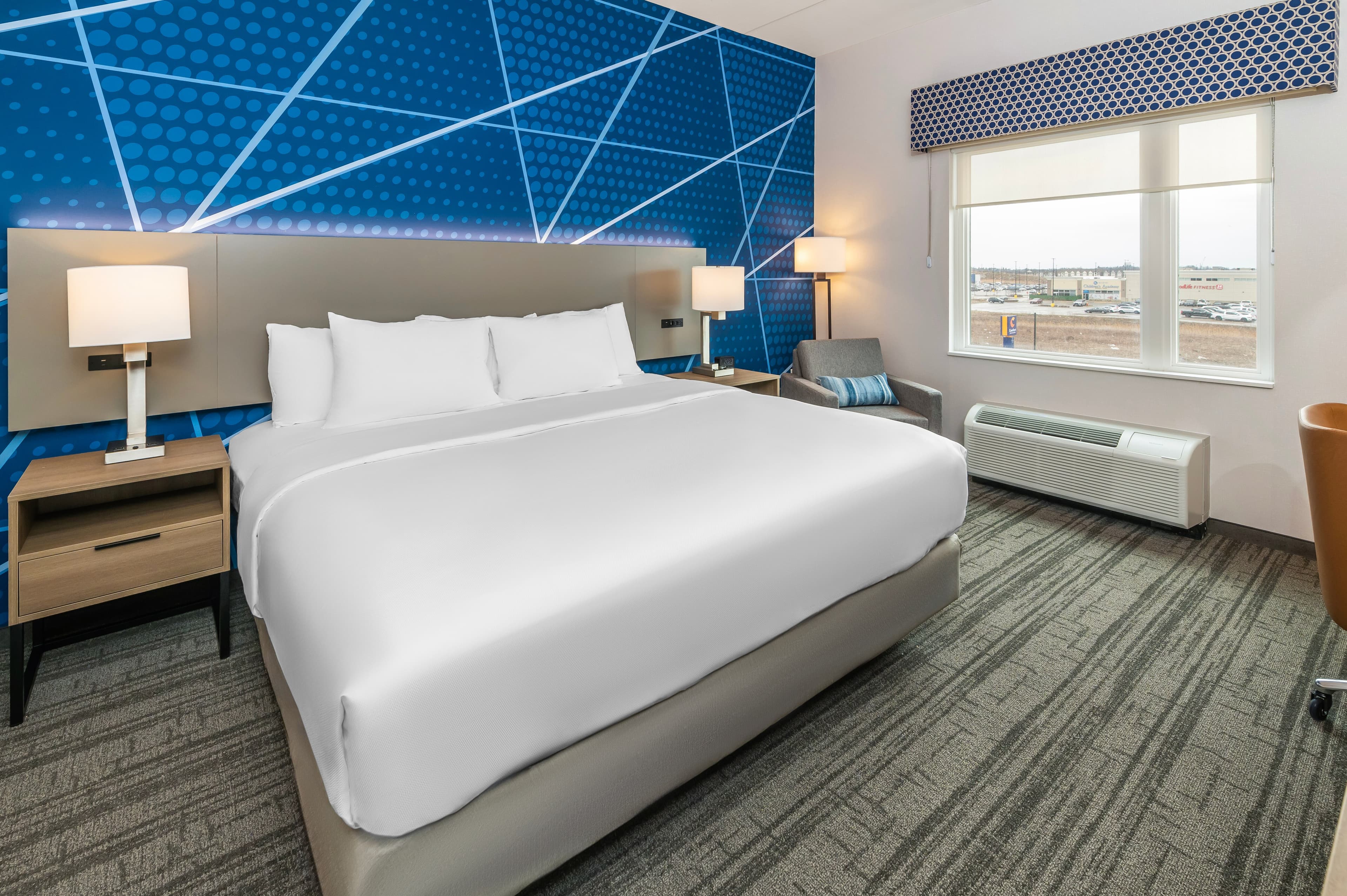 Comfort Inn & Suites - Image 5