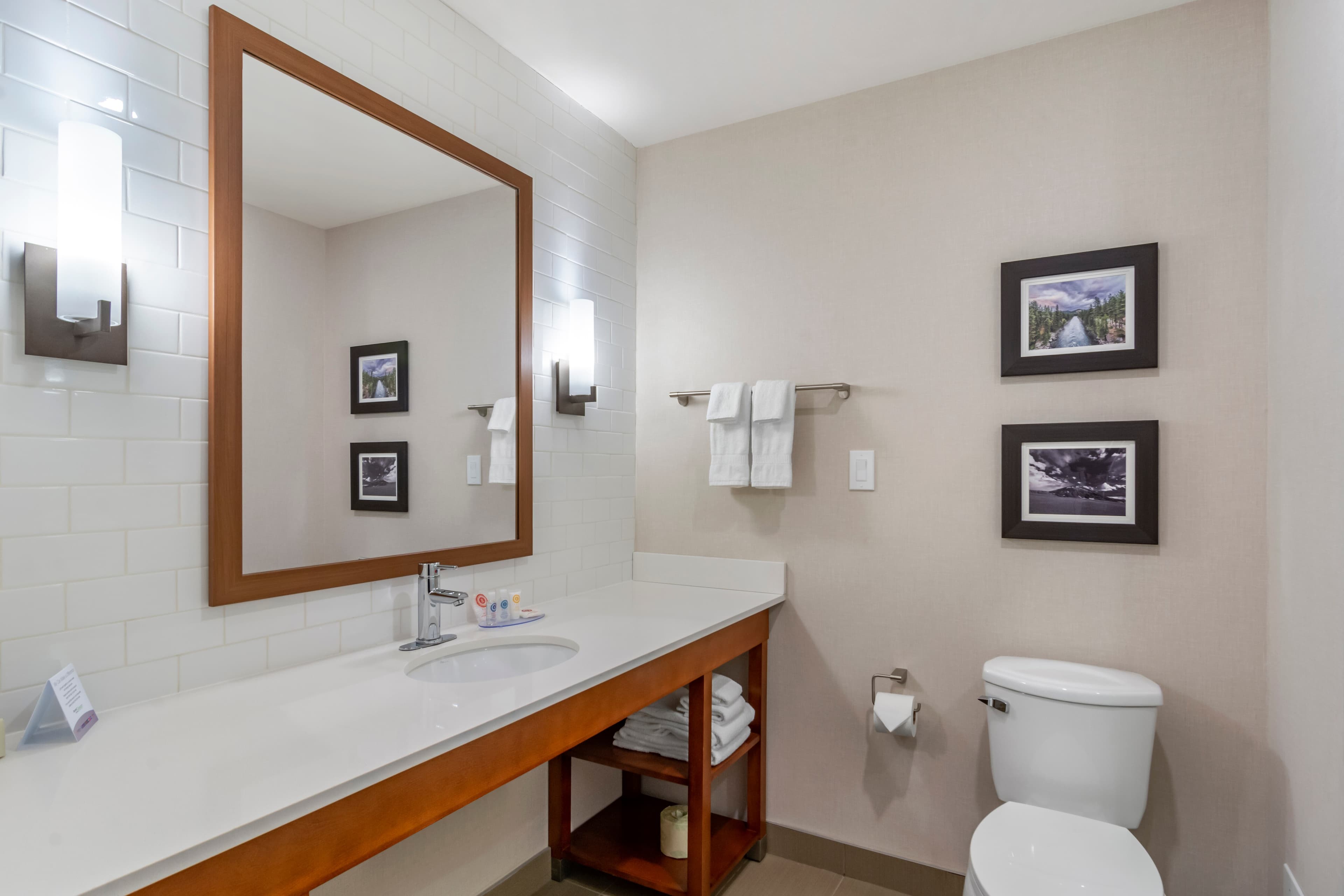 Comfort Inn & Suites — 11