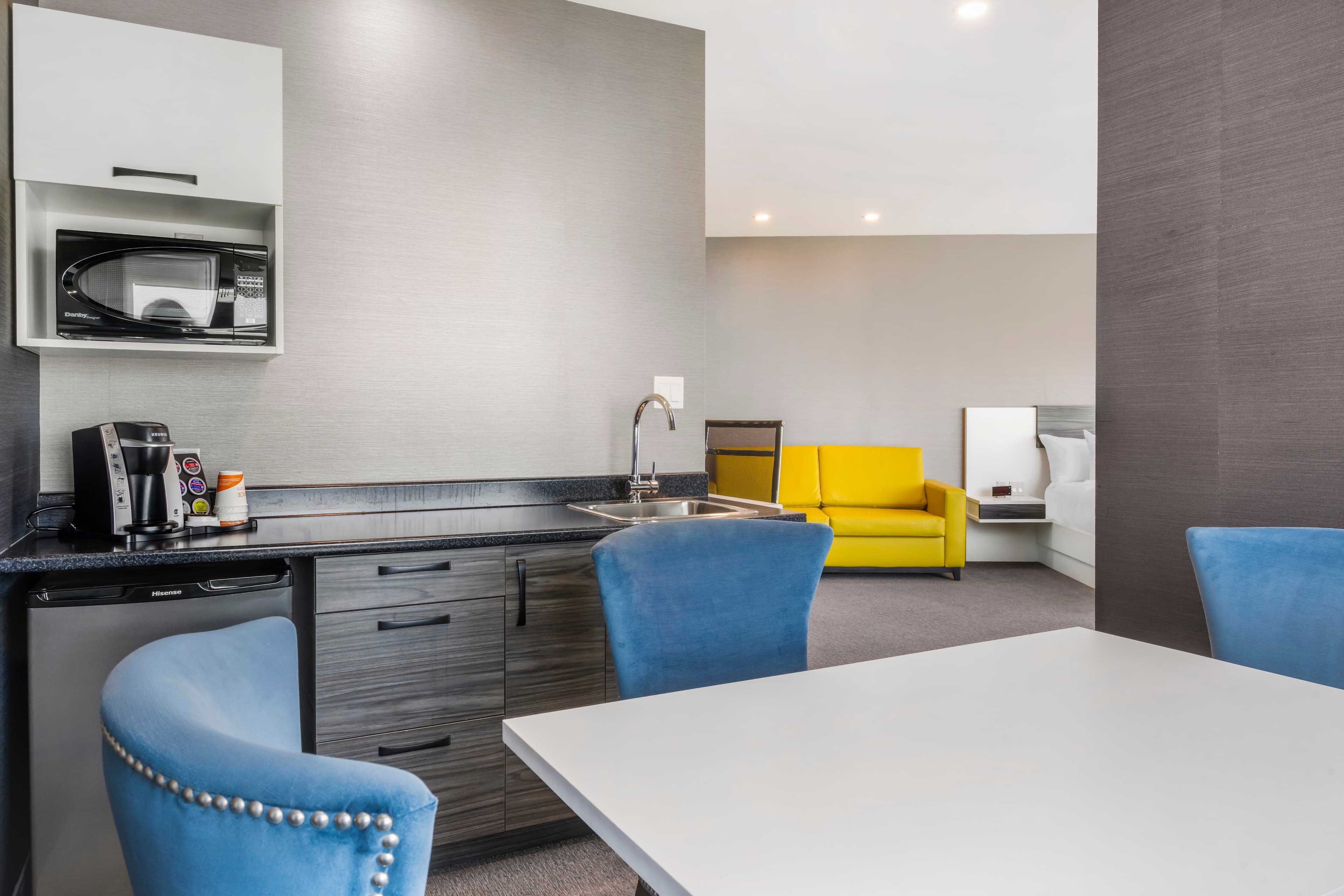 Quality Inn & Suites - Image 4