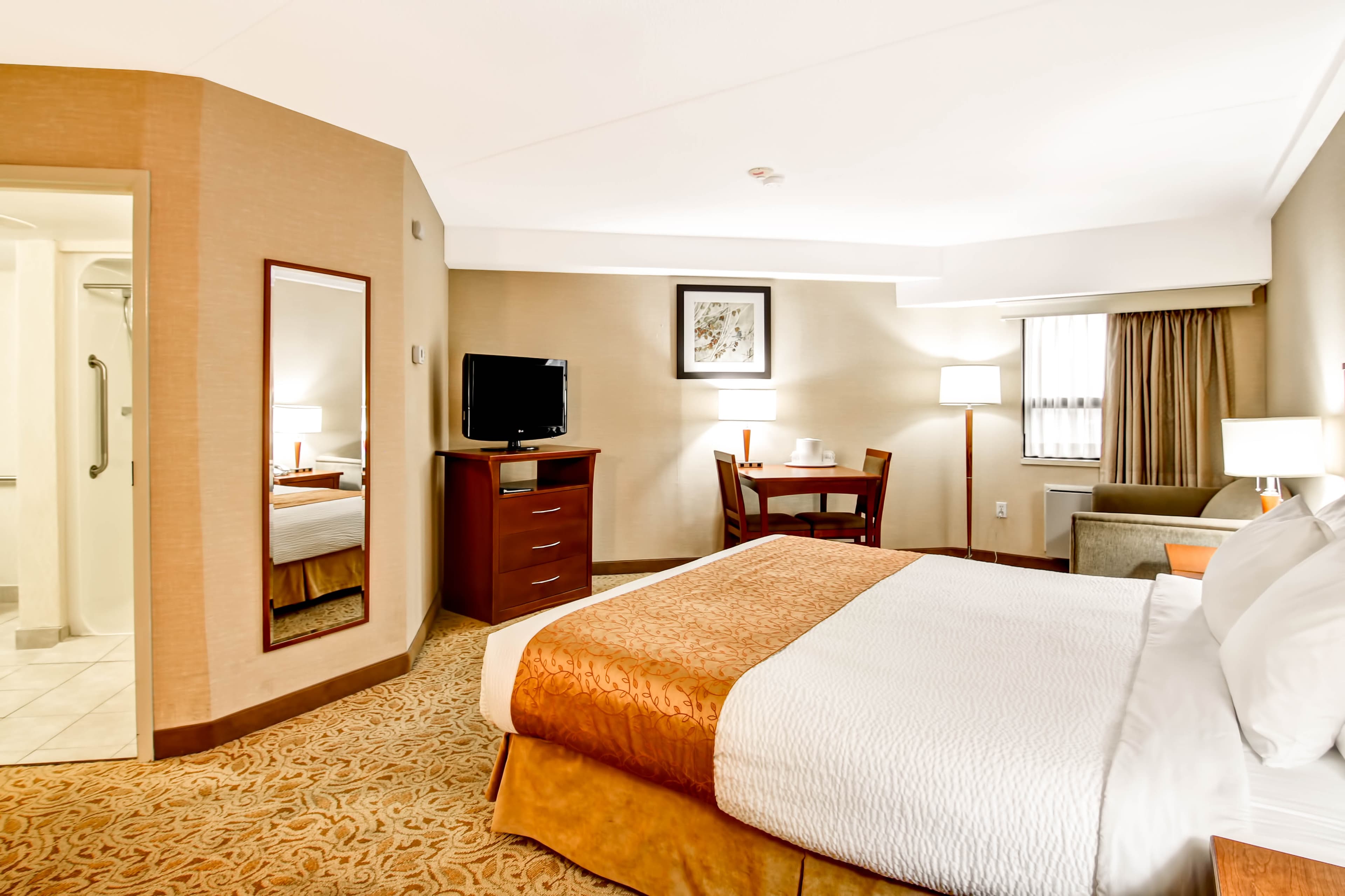 Quality Inn - Image 3