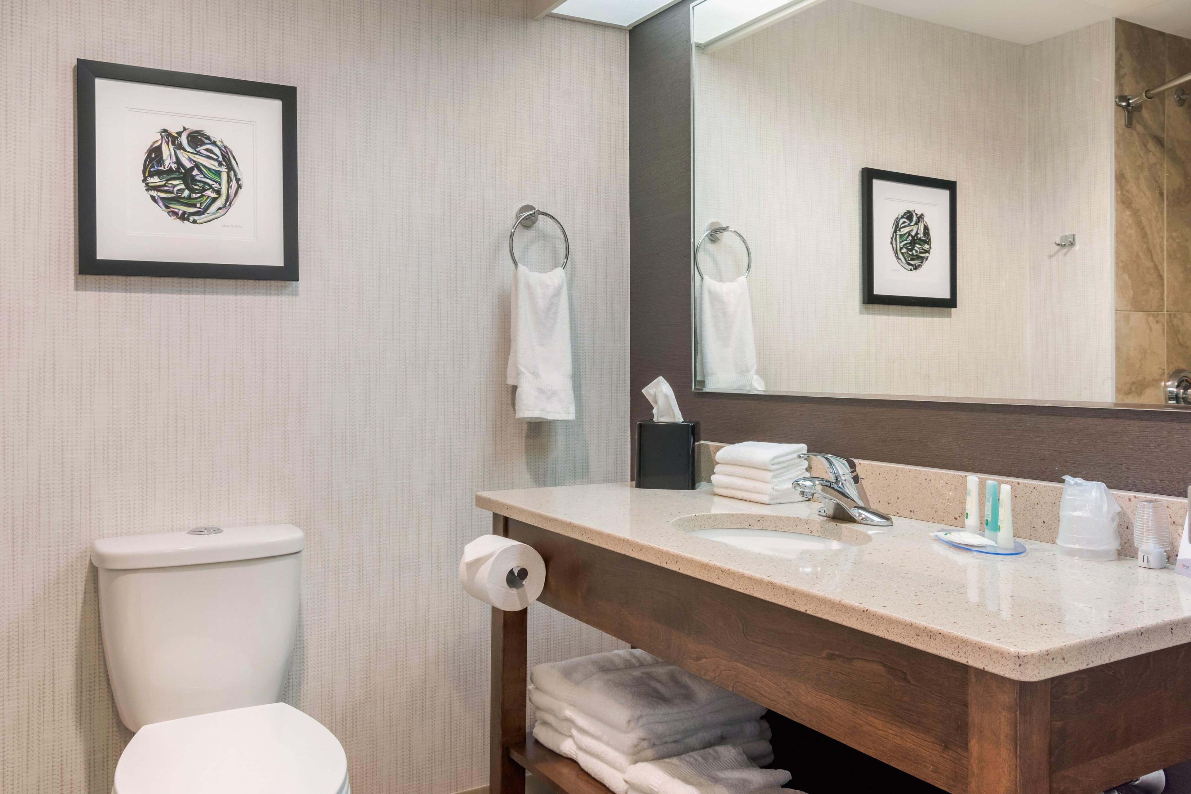 Quality Hotel - Image 3