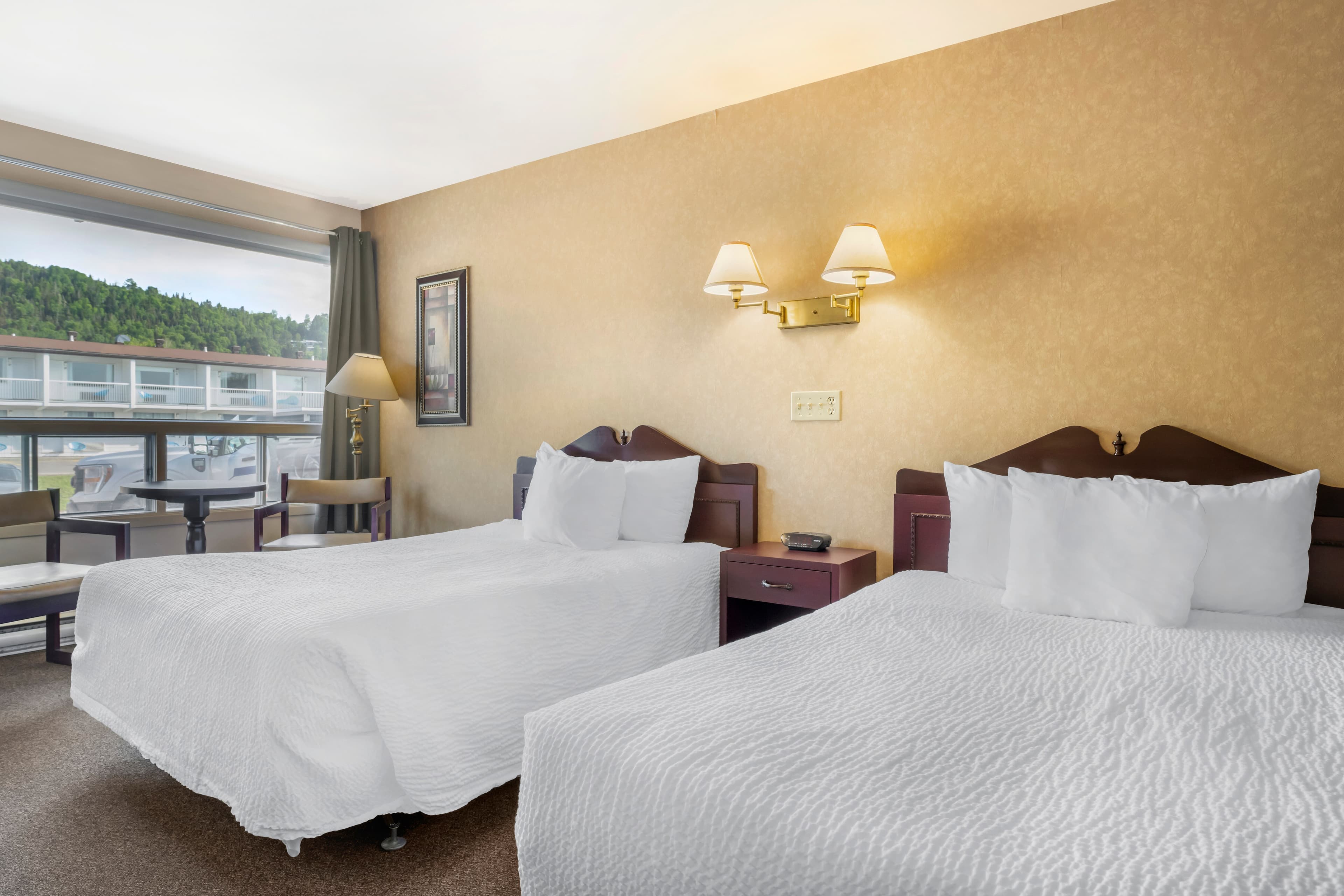 Rodeway Inn - Image 5