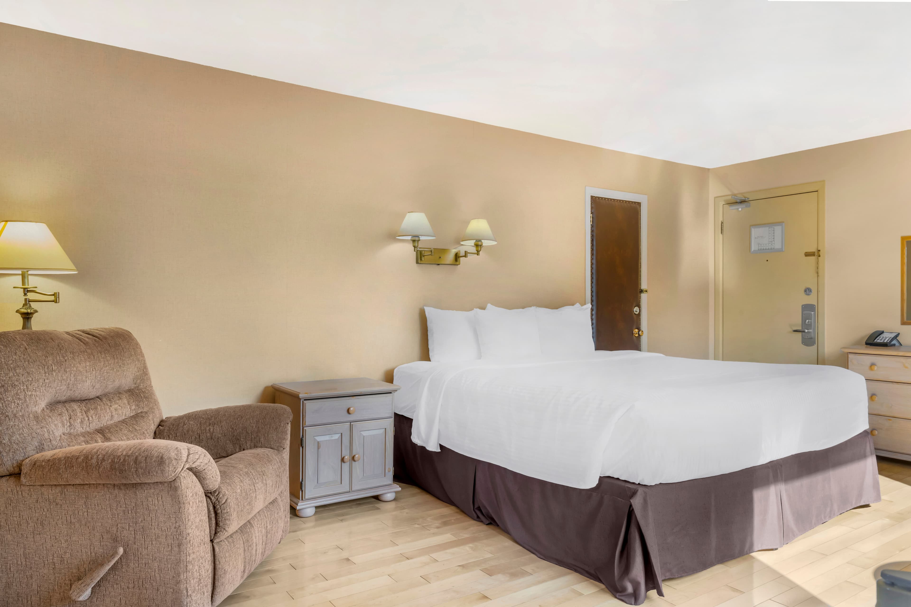Rodeway Inn — 16