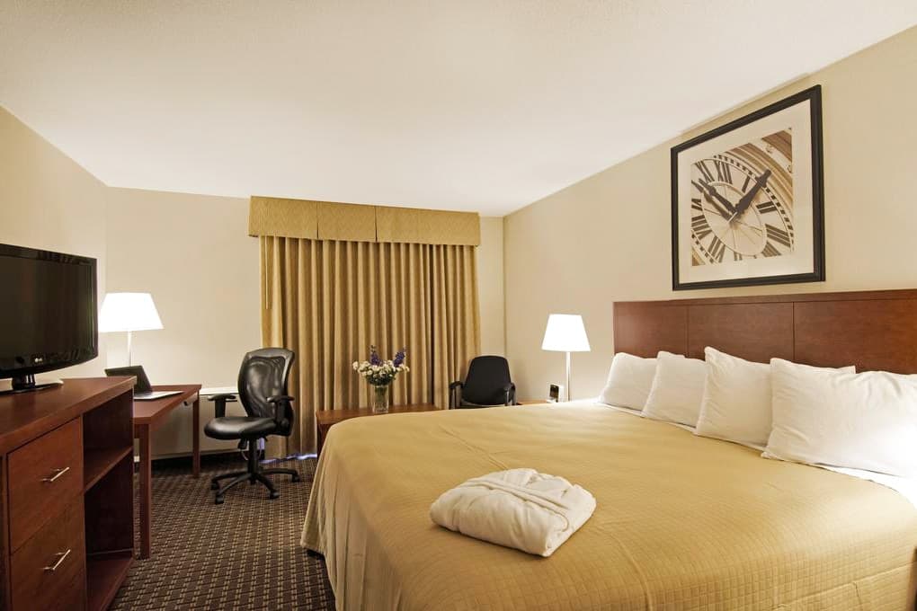 Quality Inn - Image 4
