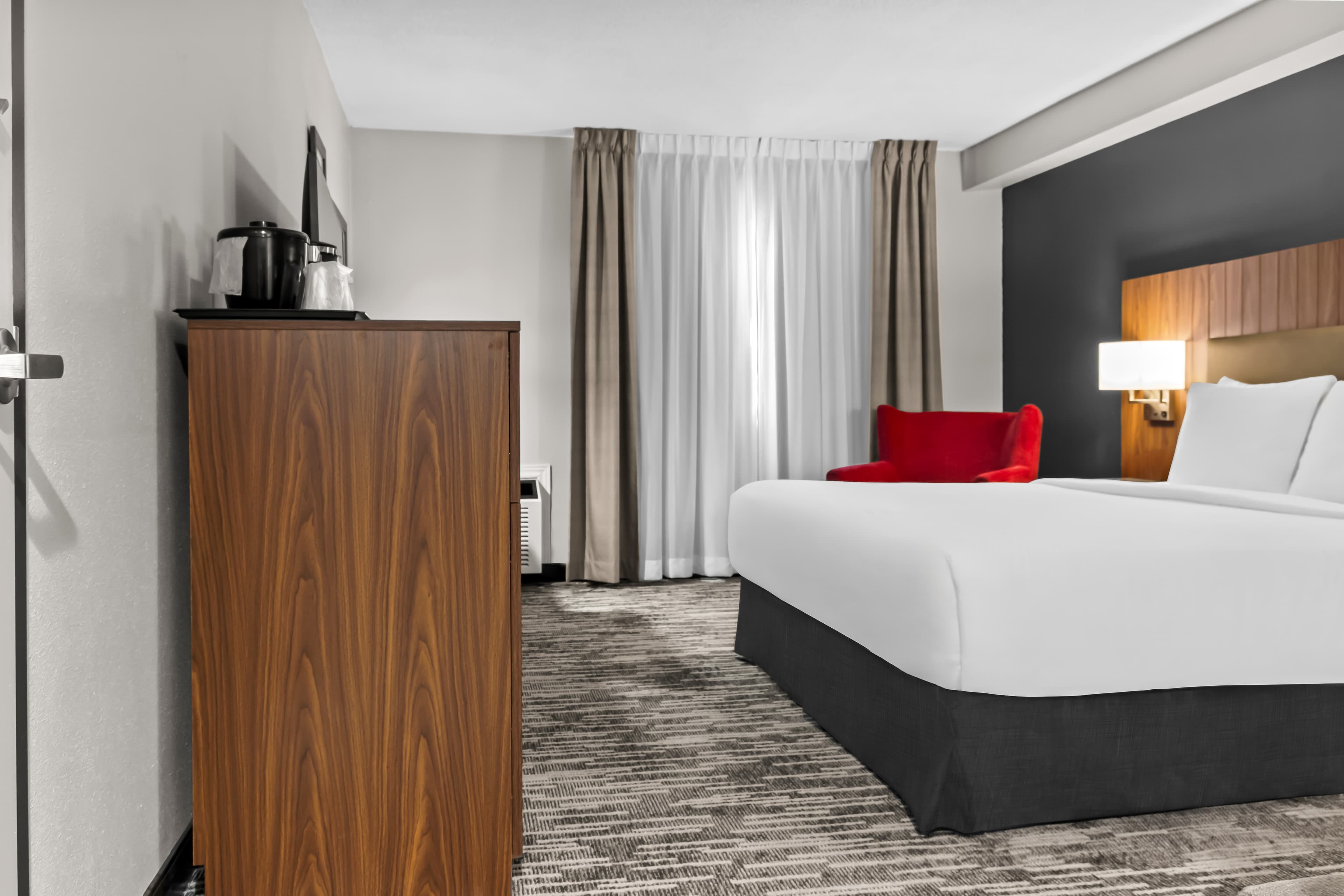 Country Inn & Suites by Radisson, Winnipeg, MB - Image 4