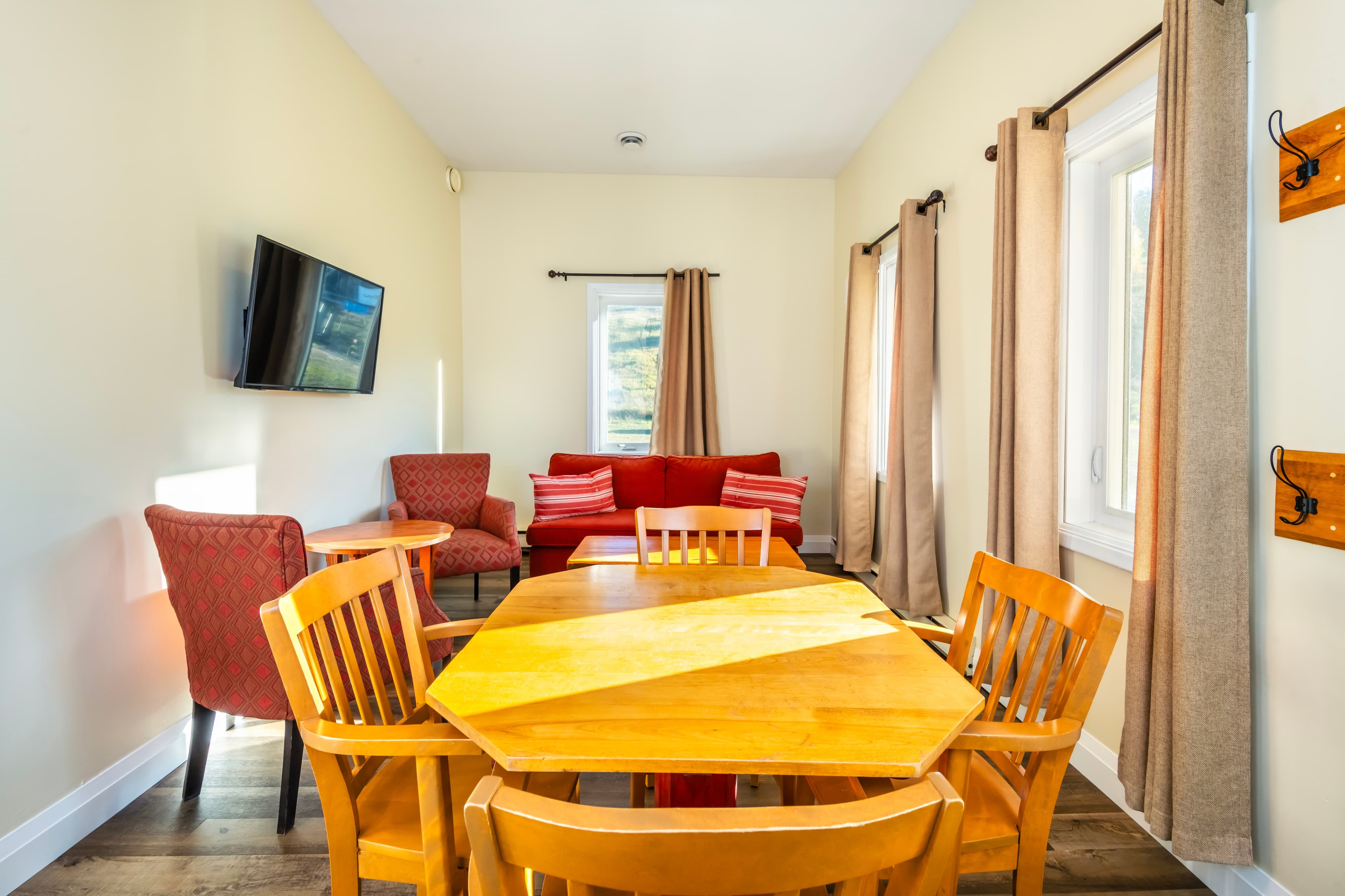 Calabogie Peaks Hotel, Ascend Hotel Member — 11